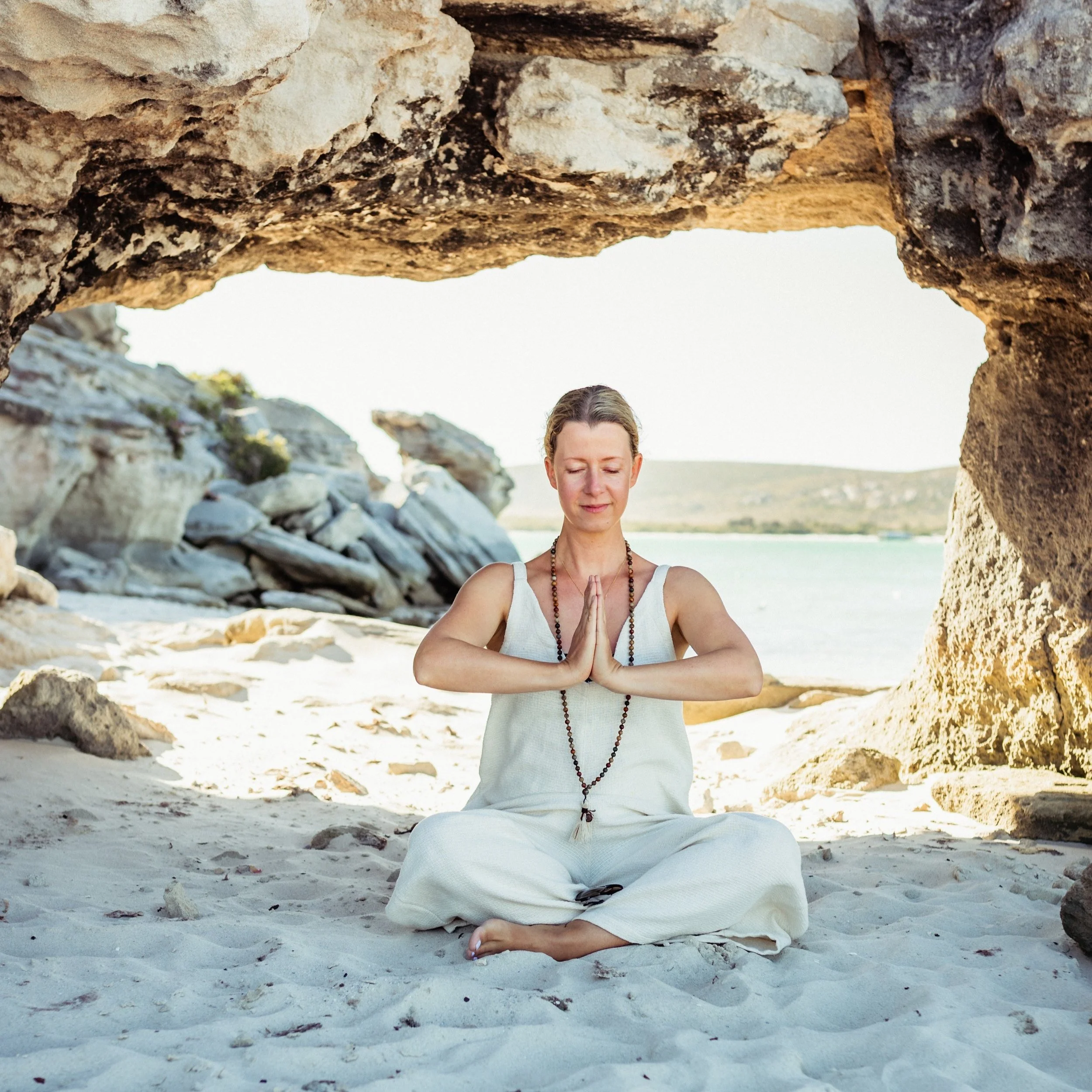 Tiny pauses for loud days