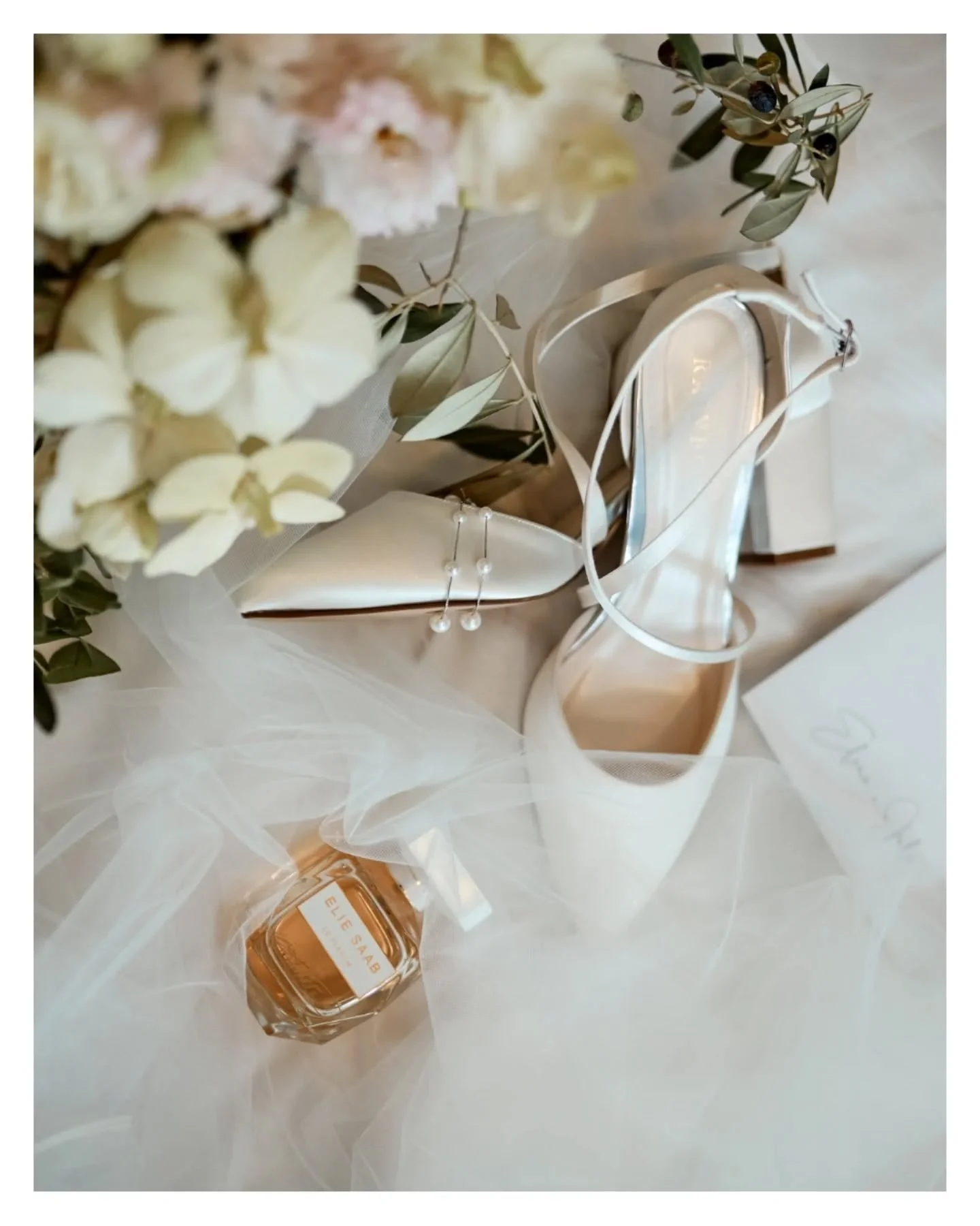 Wir freuen uns immer ganz besonders,  wenn uns so emotionale Fotos von unseren Brautpaaren erreichen,  wie von dieser Hochzeit im Oktober .

#weddingflorist 
#weddinginspiration 
#wedding 
#paderborn 
#hochzeitsfloristik 
#hochzeit 
#flowers 
#floris