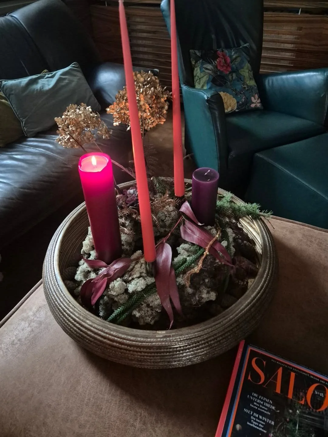 Viele unserer Kundinnen und Kunden werden heute mit dem Anz&uuml;nden der ersten Kerze den Advent beginnen. 
Genie&szlig;t die sch&ouml;ne Vorweihnachtszeit in eurem gem&uuml;tlichen Zuhause.

Wir w&uuml;nschen euch einen entspannten 1.Advent. 

#adv