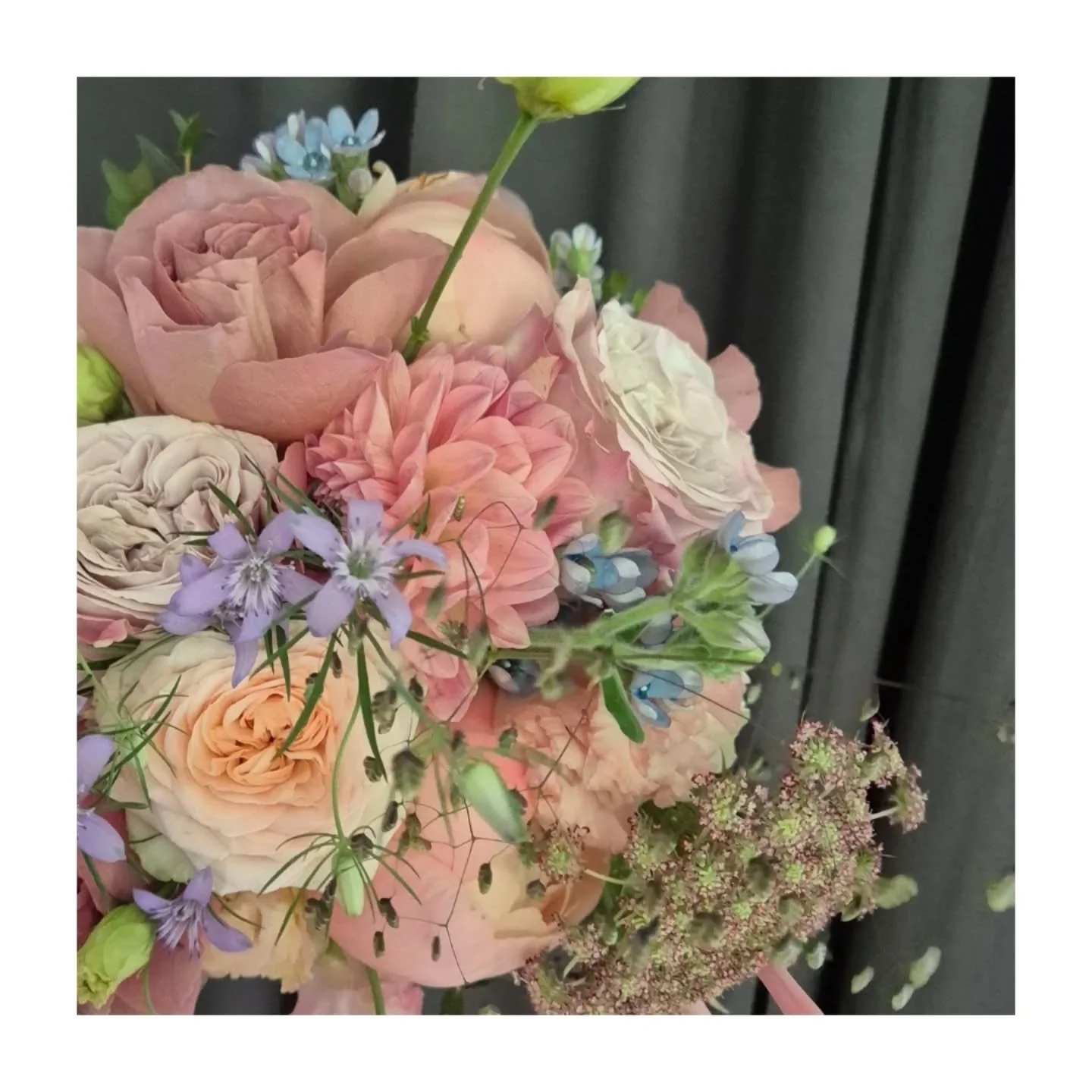 F&uuml;r Nina Amelie.

#brautstrau&szlig; 
#weddingflorist 
#weddinginspiration 
#hochzeit 
#paderborn