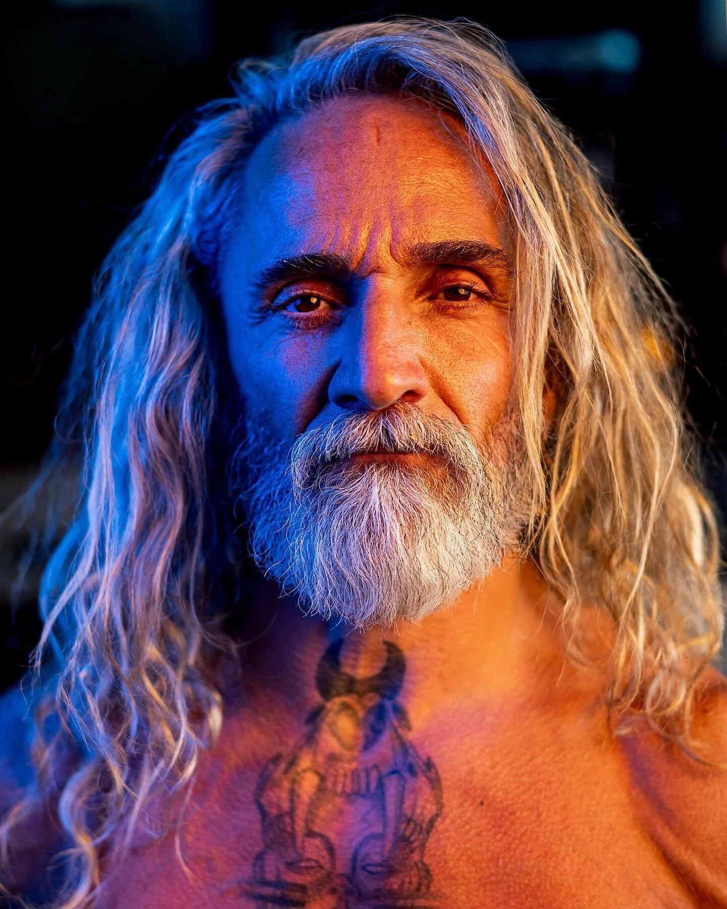 Nachdem meine Leidenschaft zu #theaterfotografie bekannt ist, hab ich mich beim @bpp.photography Workshop Lab bei @avapivot mit Filmlicht von ausprobieren d&uuml;rfen. 

Danke an @roman_hoffmann_insta und @dedolight f&uuml;r das farbenfrohe Licht und