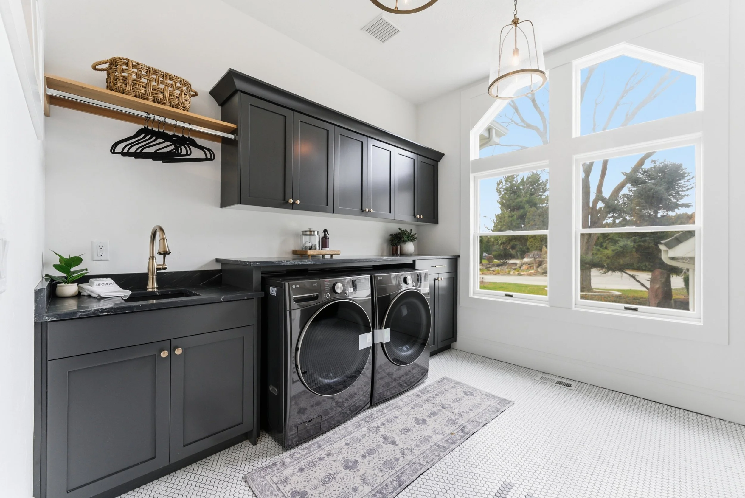 Jasmine Listing-35.jpg