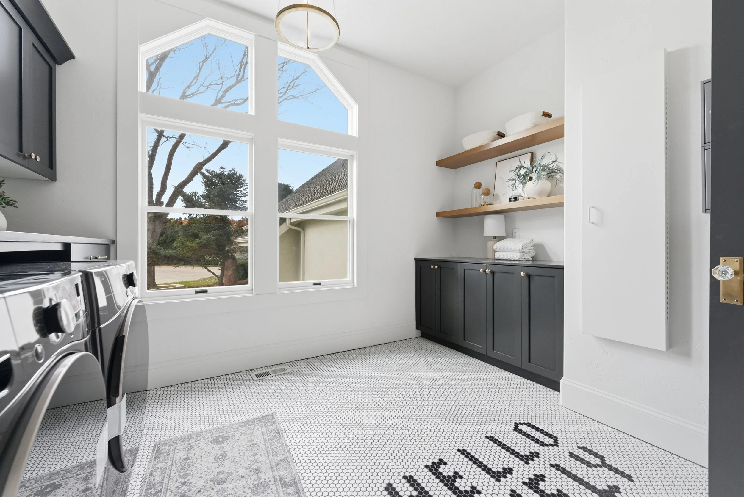 Jasmine Listing-37.jpg