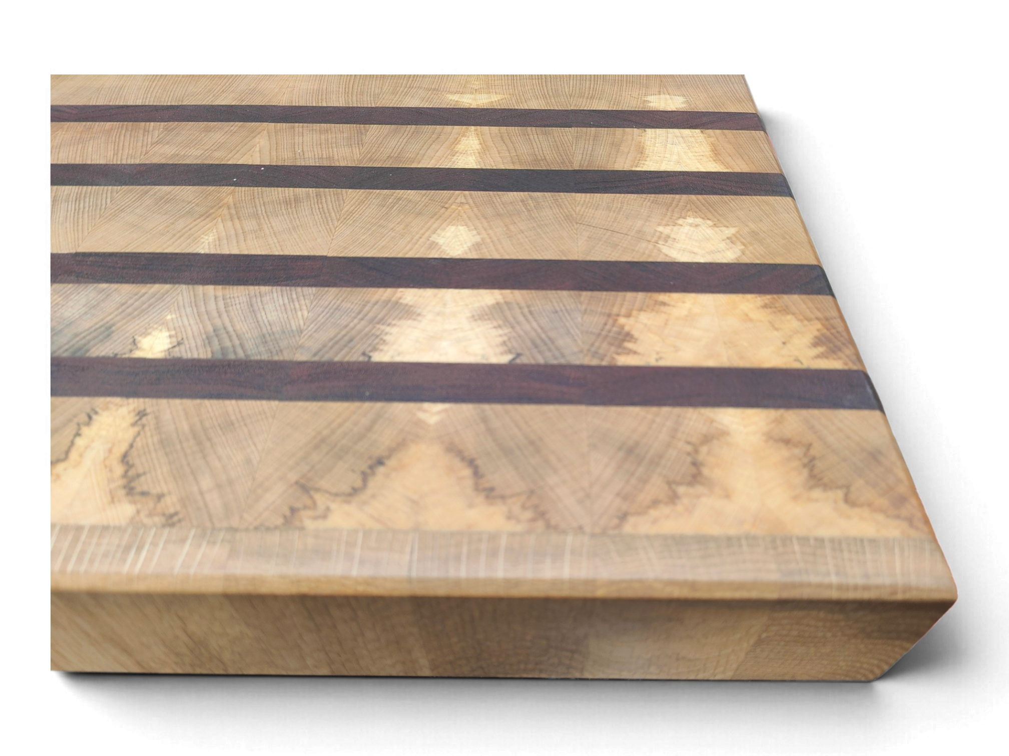 End grain detail showing flame figure and four mahogany strips