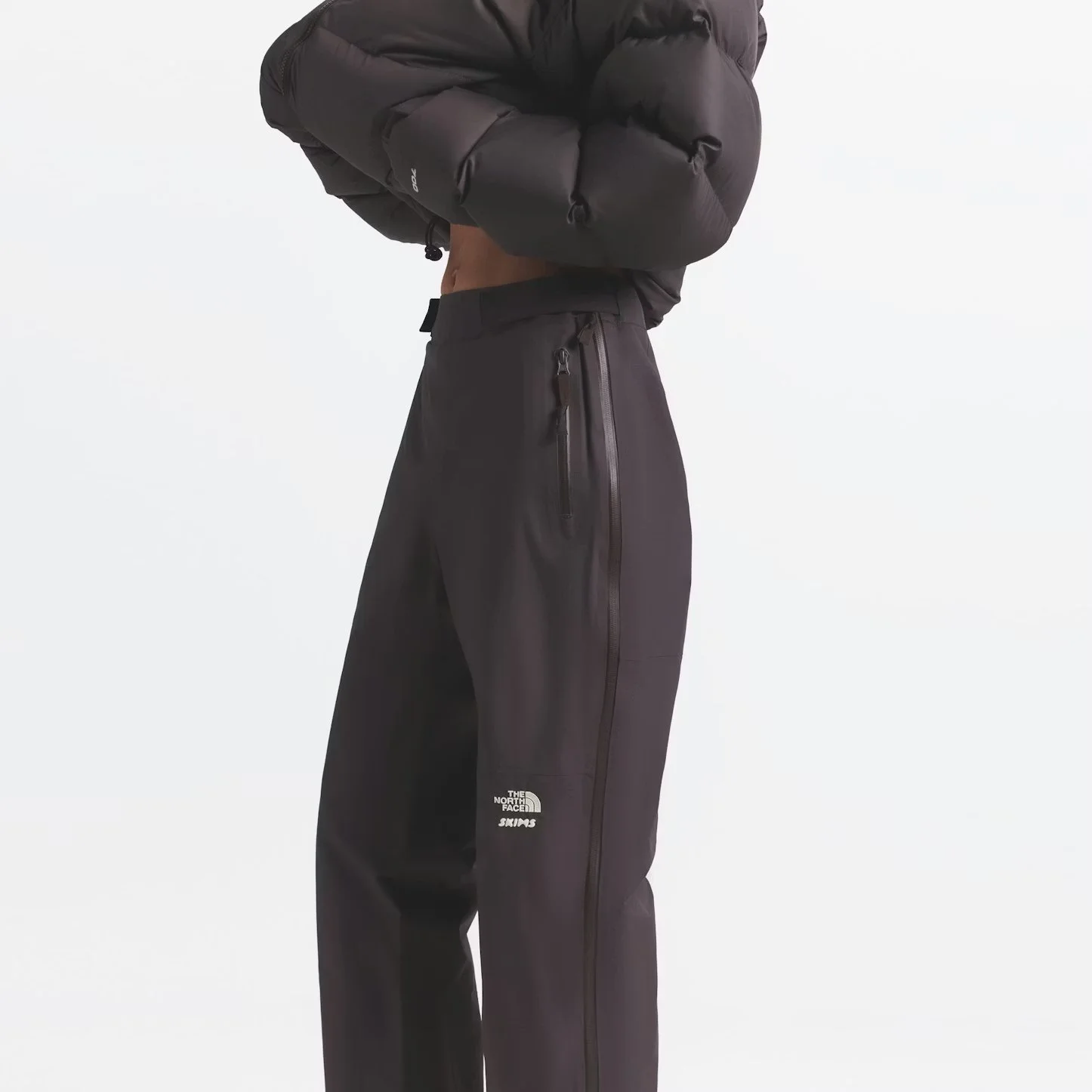 A82Z7-PHO-BB-SKIMS-TNF_24247-SD.jpg.jpg