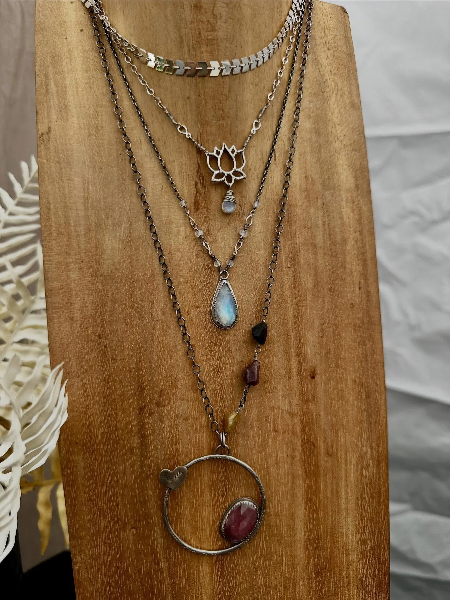 Come visit me today and tomorrow in Venice. 9-4 both days
#artfestival #moonstonejewelry