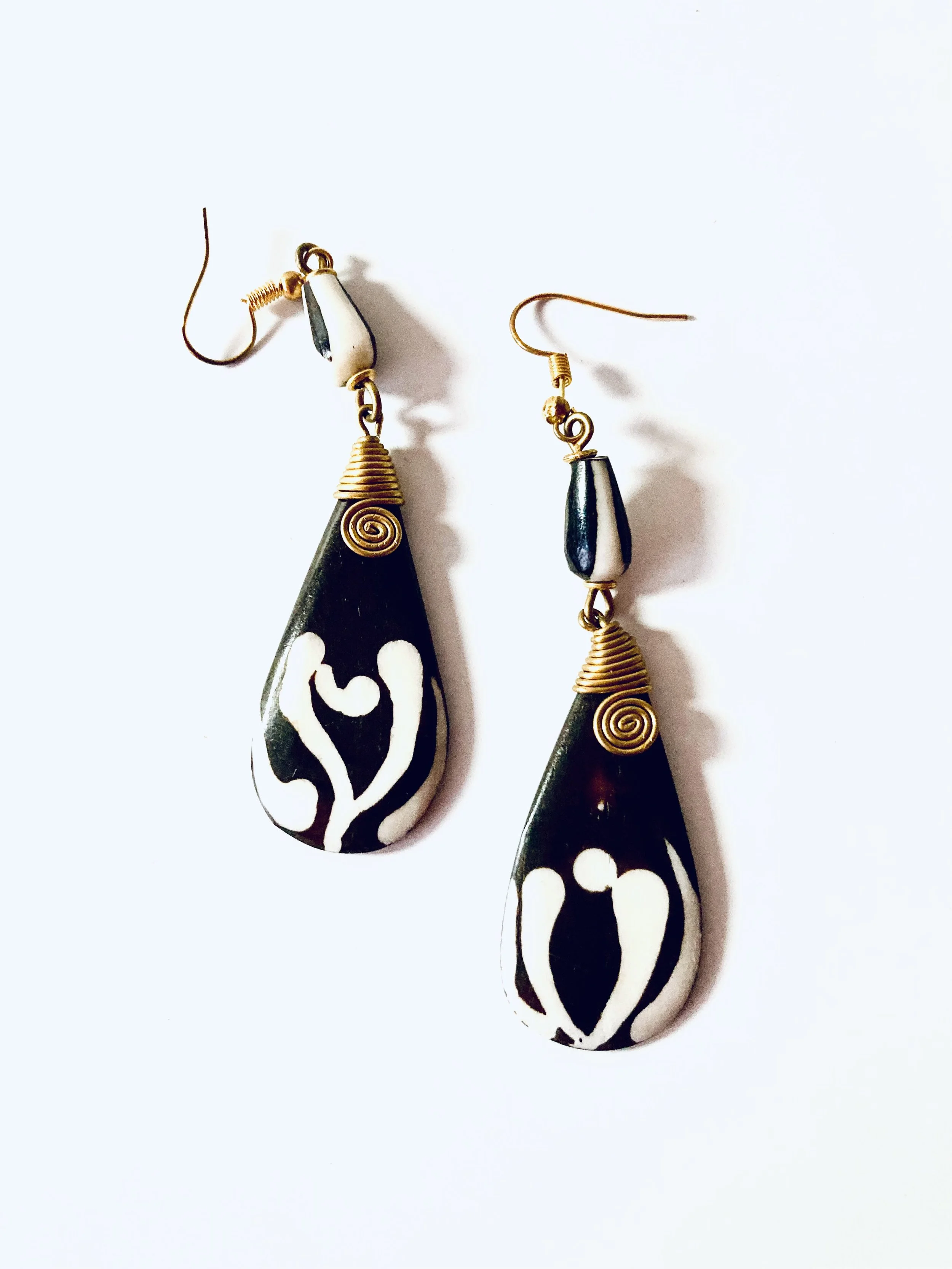 Black and white Kenyan ethnic earrings 1.1 - Style Me African