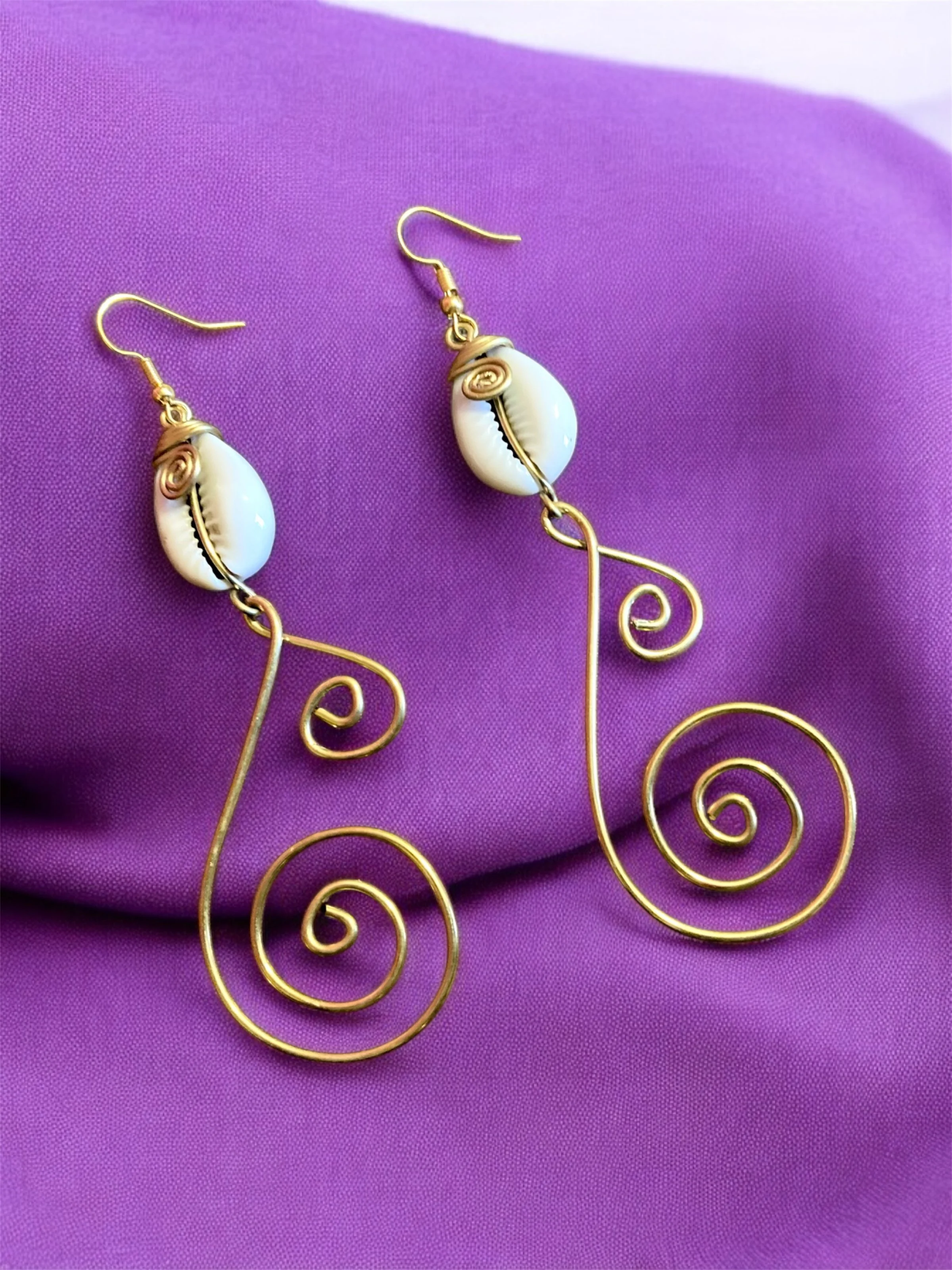 Swirl cowrie pendant earrings 1.4 - Style Me African