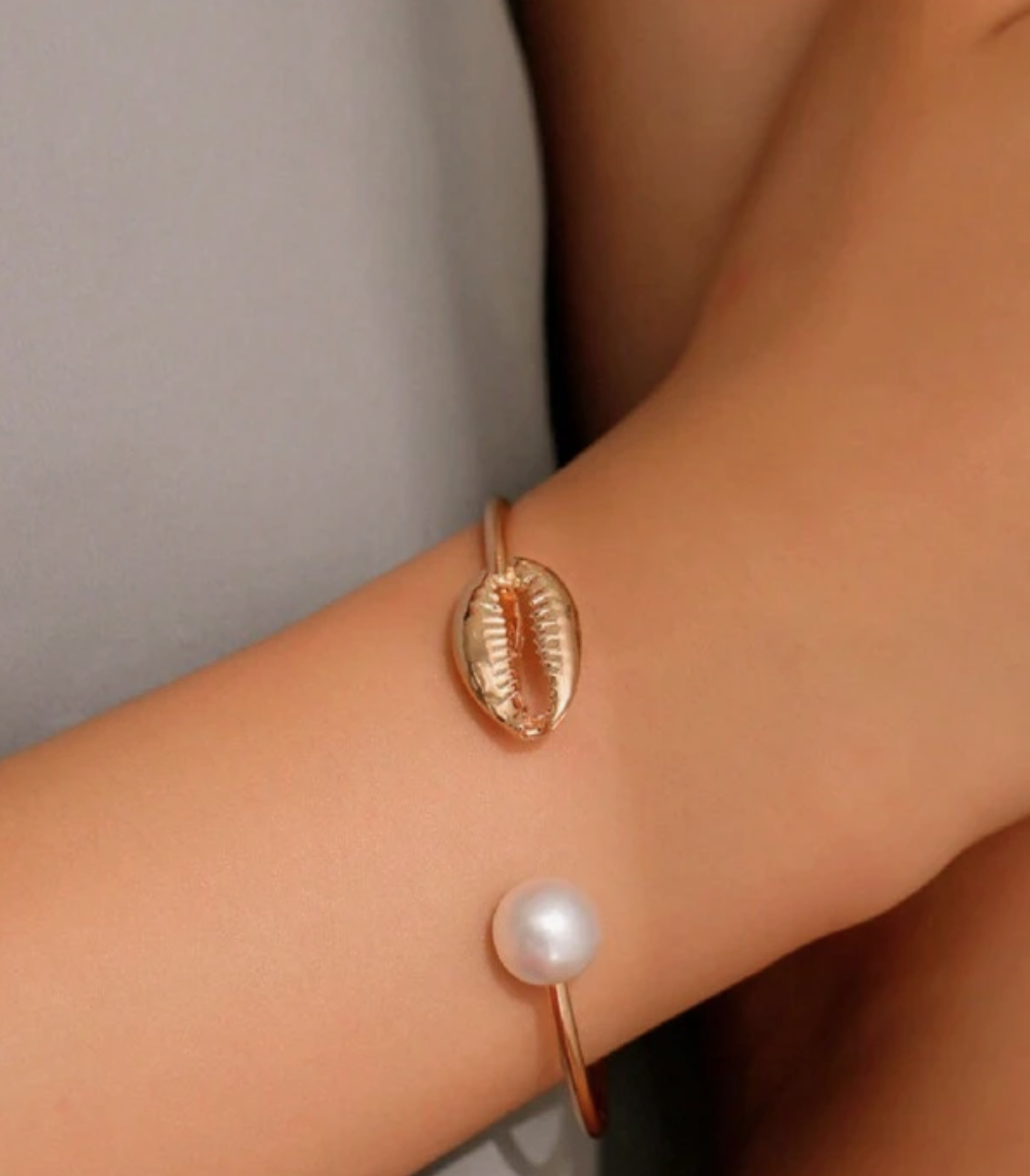 Gold cowrie pearl bangle 1.2 - Style Me African