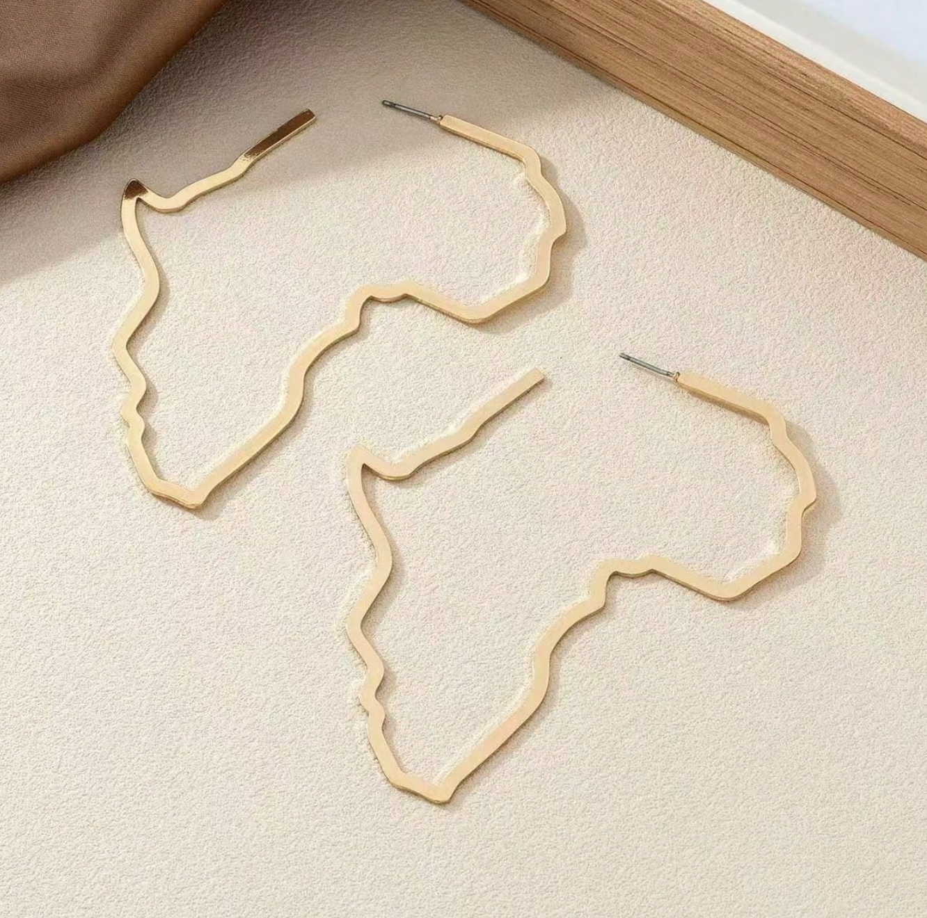 Gold Africa map stencil earring 1.2 - Style Me African.png