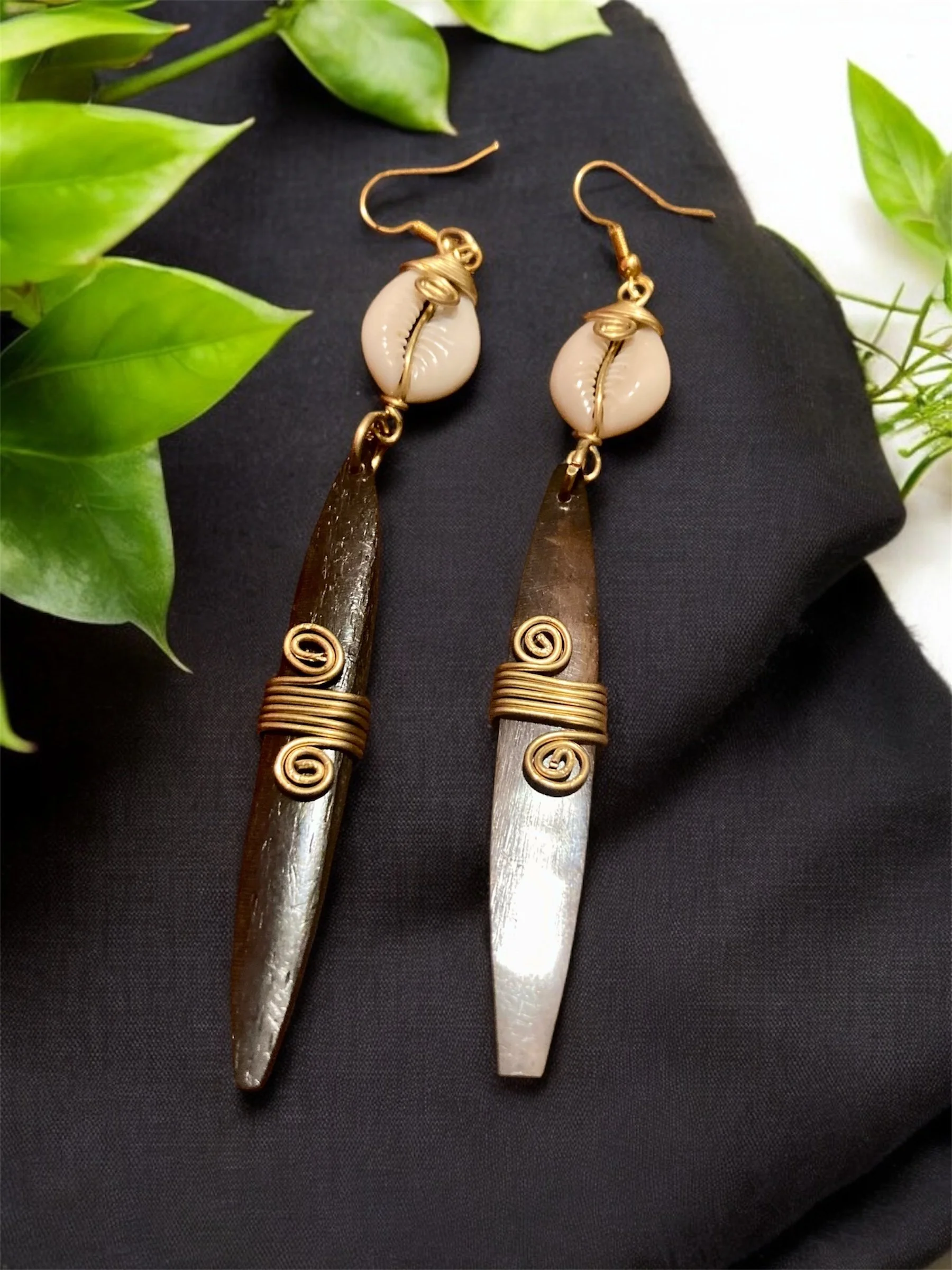 African Wooden cowrie ethnic earrings1.1 - Style Me African