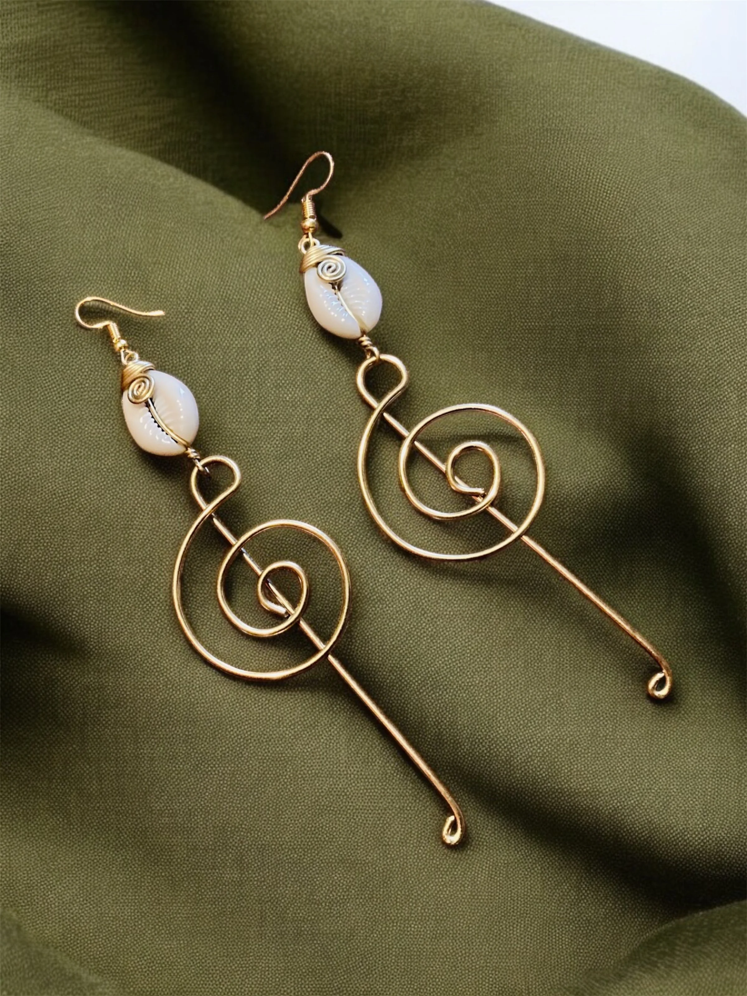 Cowrie Clef symbol earrings 1.1 - Style Me African