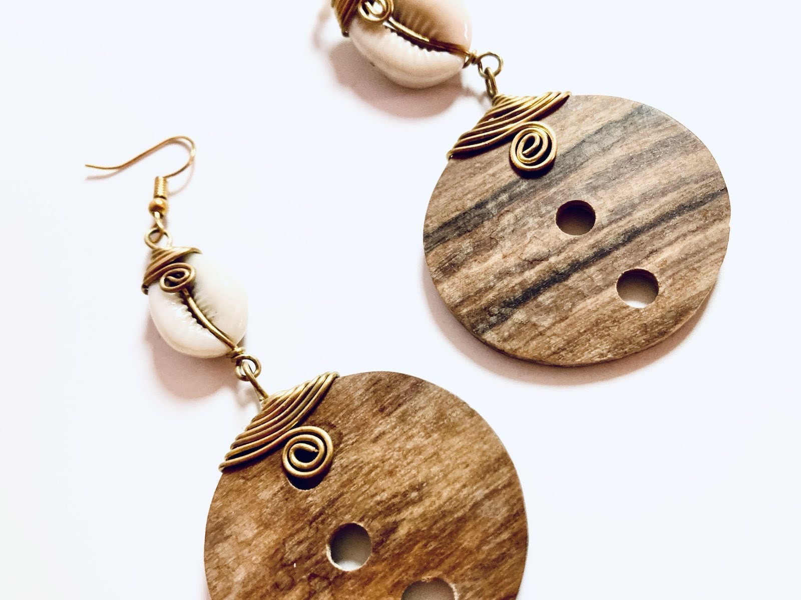 Wooden cowrie earrings1.4 - Style Me African
