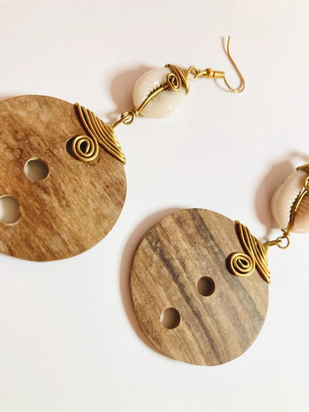 Wooden cowrie earrings1.3 - Style Me African