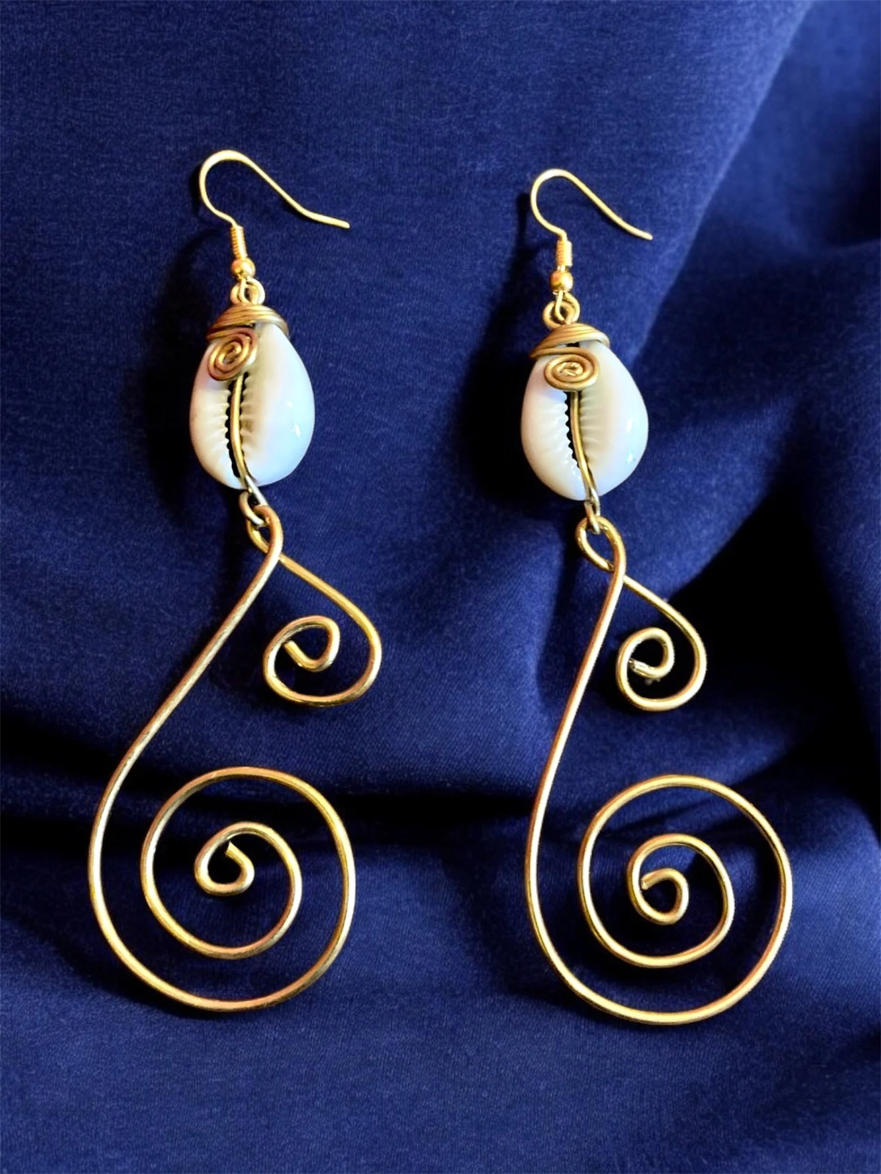 Swirl cowrie pendant earrings