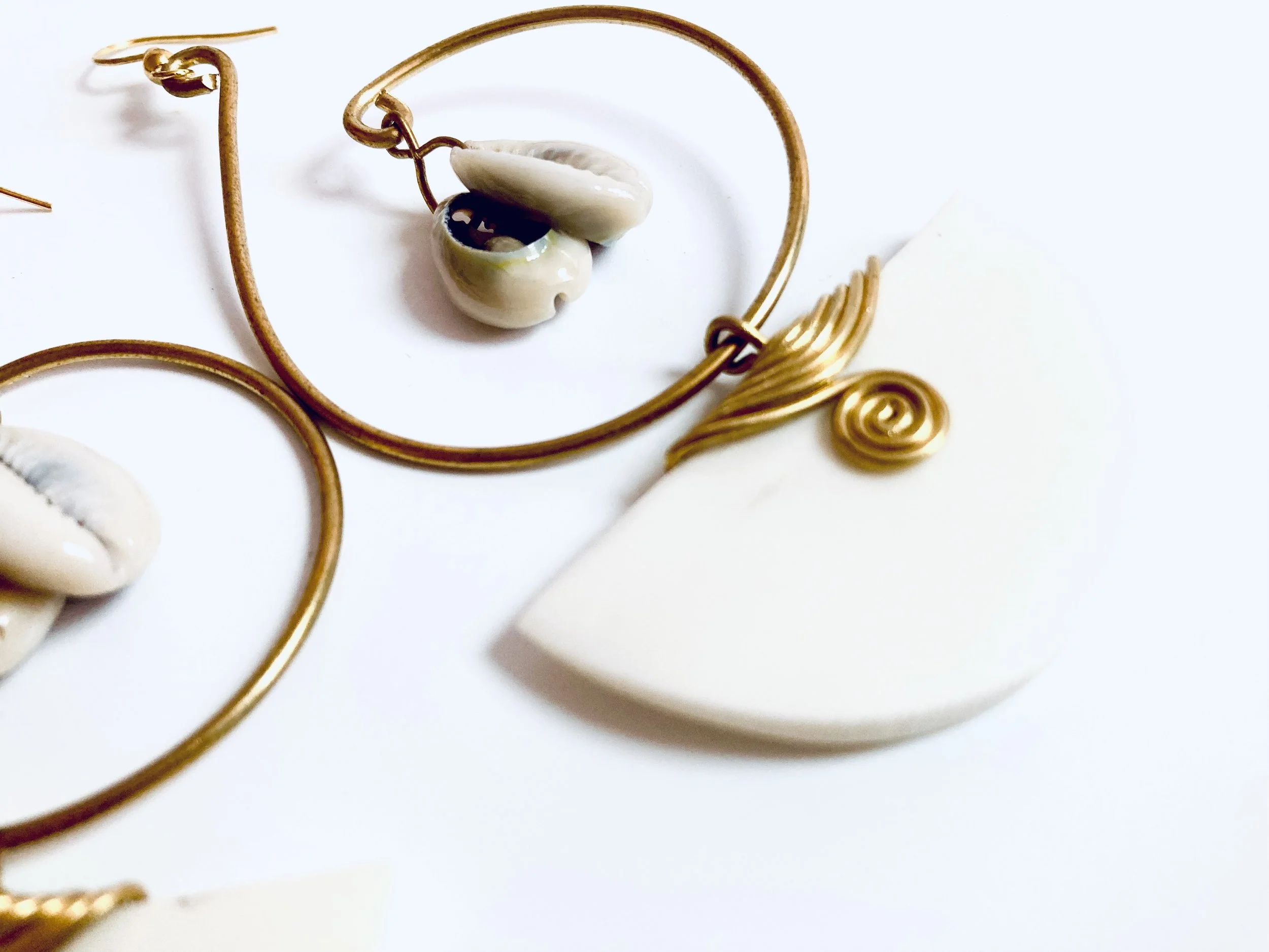 White disc cowrie earrings 1.1 - Style Me African