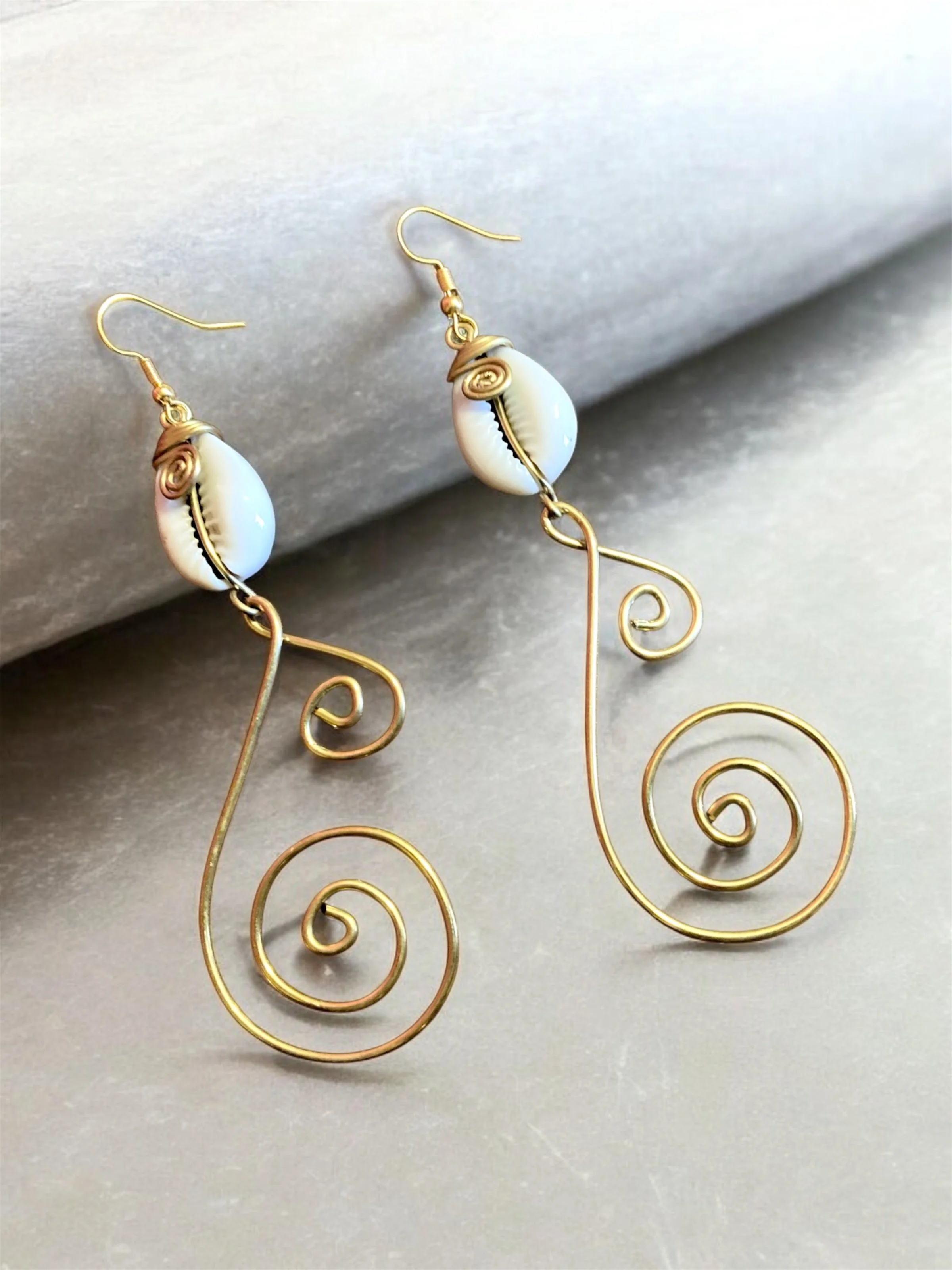 Swirl cowrie pendant earrings 1.5 - Style Me African