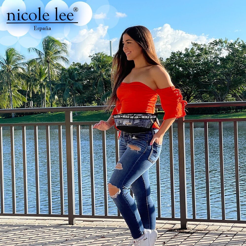 Para este verano que te acompa&ntilde;e en tus paseos una de nuestras preciosas ri&ntilde;oneras! 😍🏖s&uacute;per c&oacute;modas, con much&iacute;simos compartimentos y dise&ntilde;os exclusivos! #NicoleLeeEspa&ntilde;a #nicoleleeusa #LoveMeHateMeNL