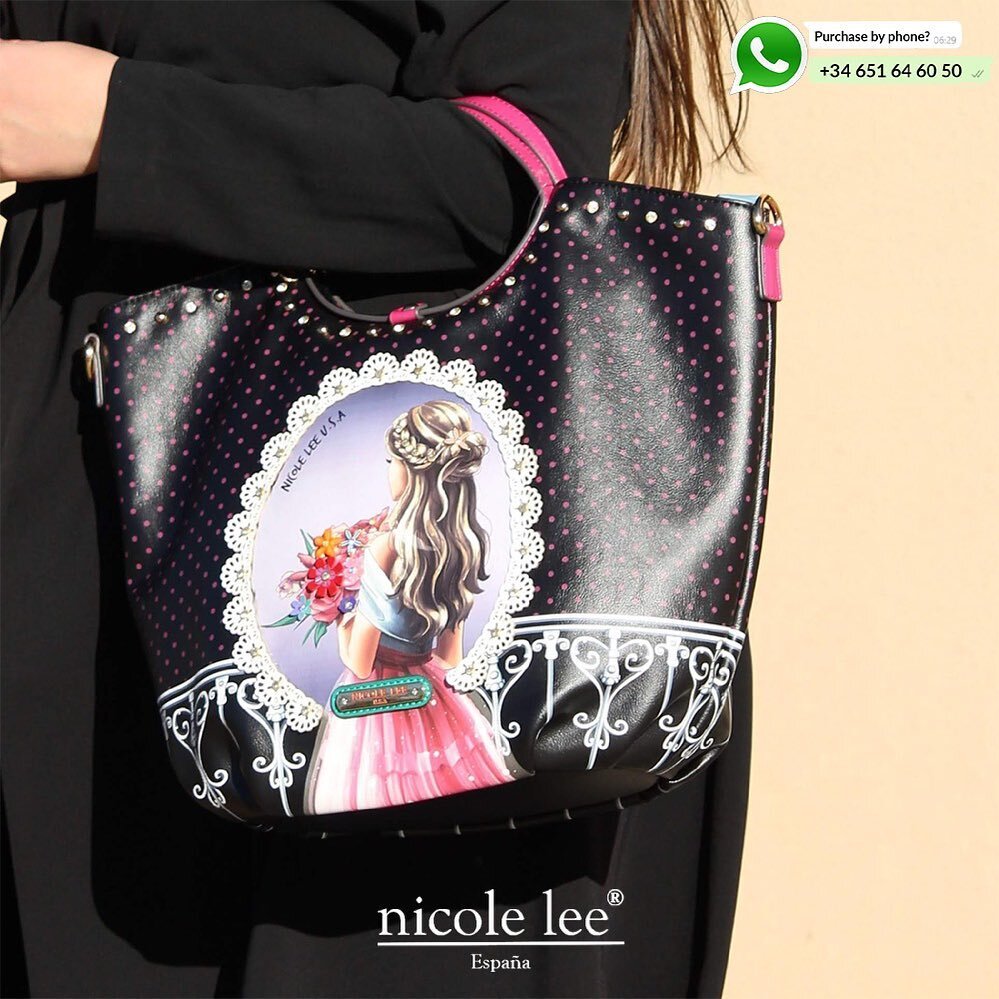 Nuestro estampado Waiting For You, misteriosamente preciosa!! 😍 perfecto para aquellas que buscan un dise&ntilde;o cl&aacute;sico y &uacute;nico! #NicoleLeeEspa&ntilde;a #nicoleleeusa #NLLook #LoveMeHateMeNL #bolsospreciosos #estampadosunicos