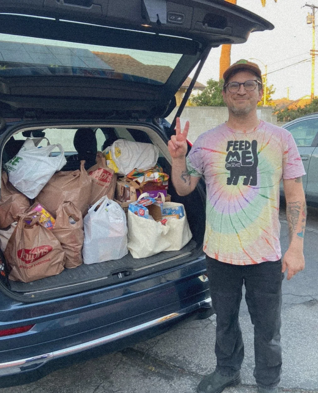 4th Street partnered with Burbank Elementary to help students and their families for the week of Thanksgiving. WOW, did people turn out to deliver!⁠
⁠
Many families in our community rely on food assistance that was paused due to the Federal Governmen