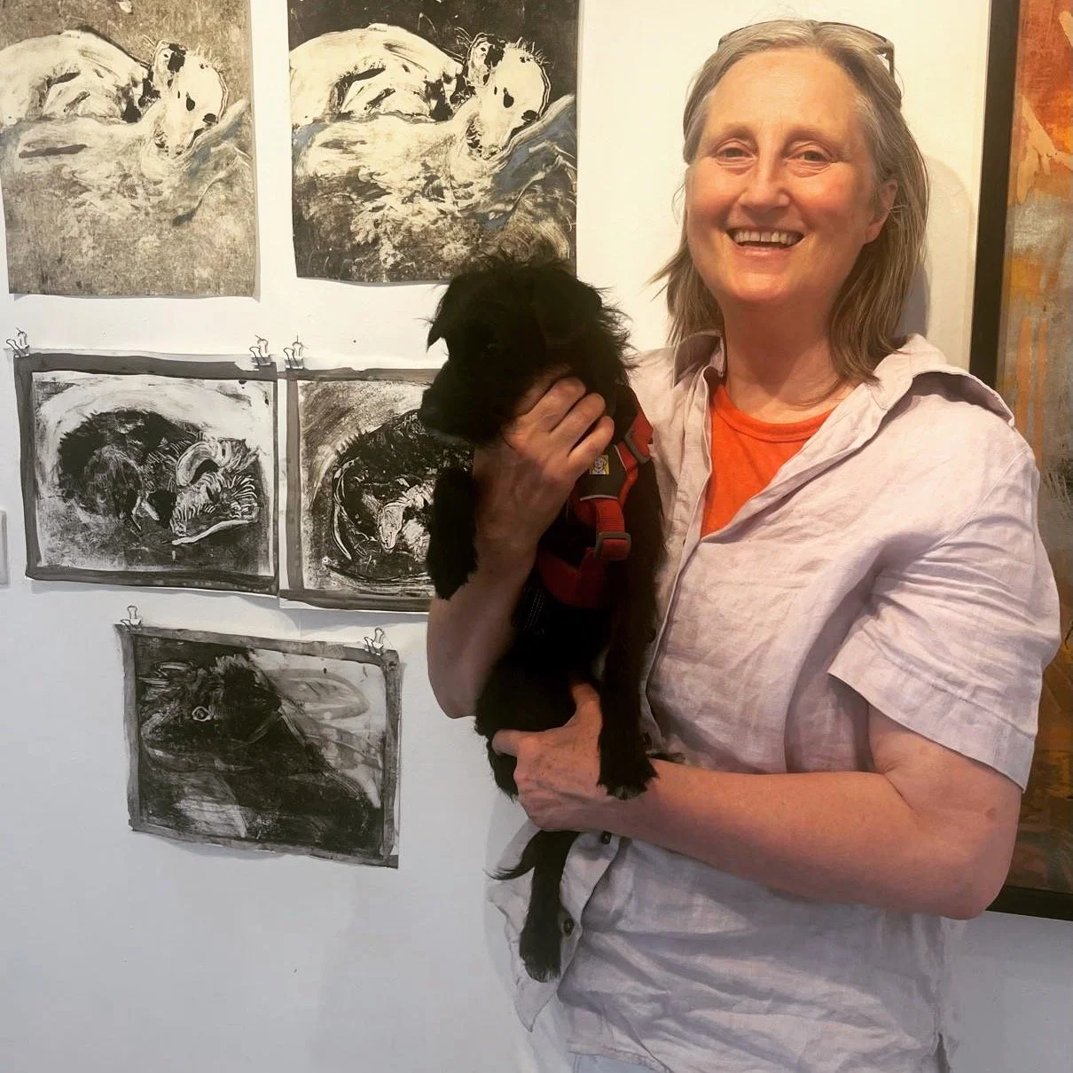 Here's my muse Mitzy! Modelling infront of my monoprints of her. Im here today and tomorrow and next weekend, at the @gpc_print in Stroud and today I had a lovely visit from @kerryphippenart who took this photo. Work In Progress will be on till the e