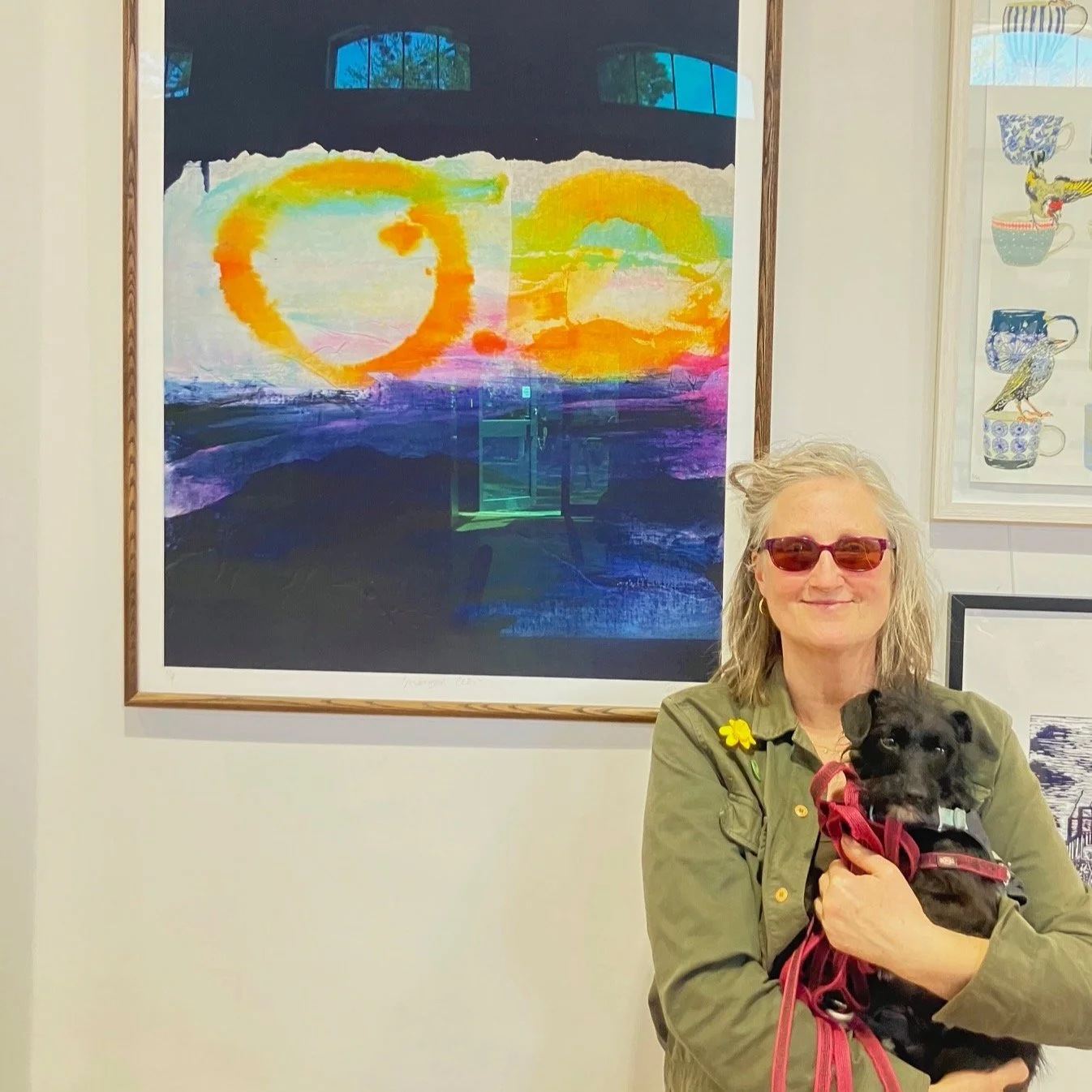 Me, and and my old friend, 'Marigold Cells' ( and Mitzy...) showing at the lovely Tetbury Goods Shed at the wonderful exhibition PRINTS IN THE SHED where work from many gifted printmakers from the @gpc_print in Stroud is being shown. It's well worth 
