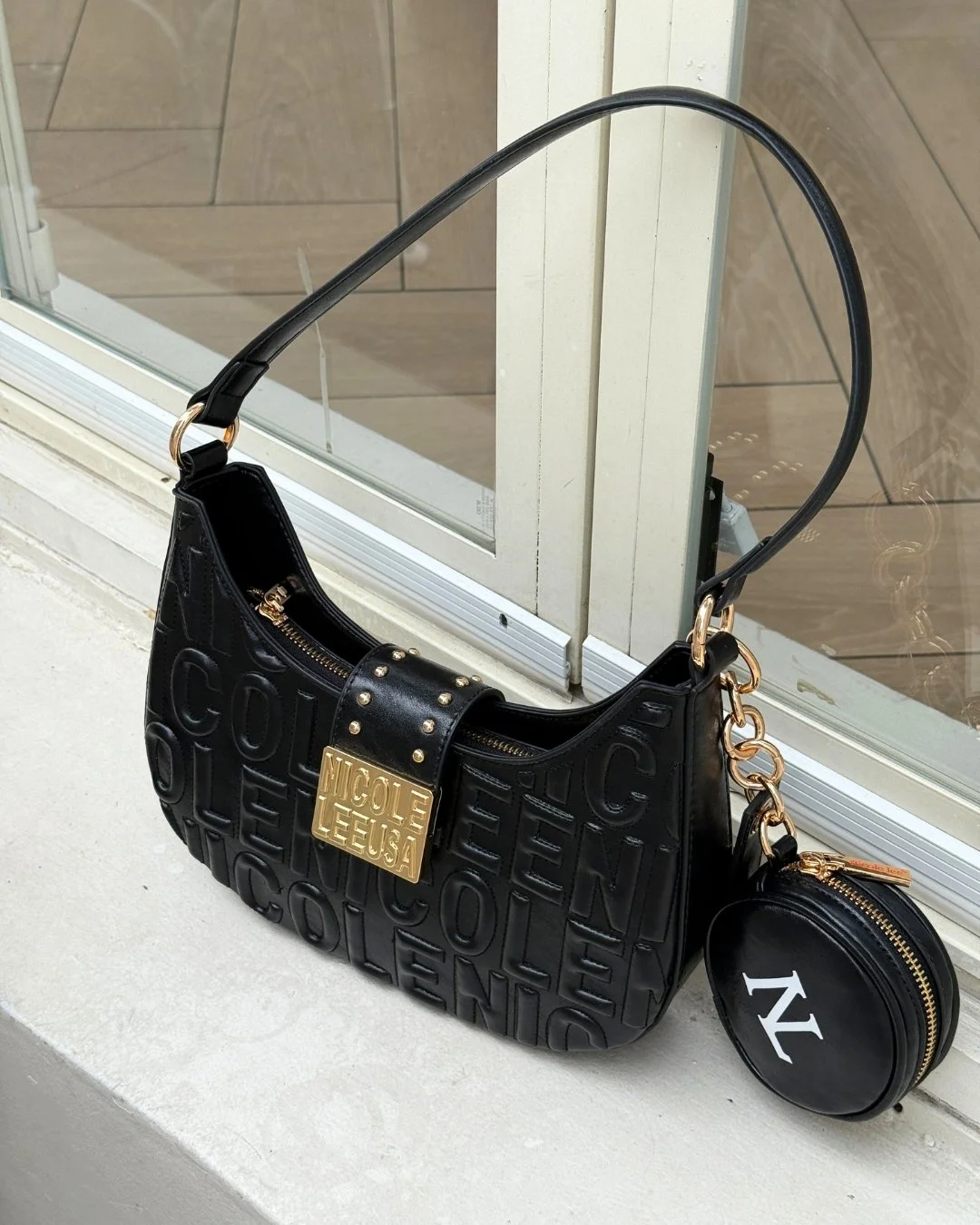 Function meets fashion in the Embossed Logo Shoulder Bag carrying your essentials with ease while making a modern, editorial-ready statement. ๐♥
New arrival! The Embossed Logo Collection is out now! Find it in our link in bio.
#nicoleleeusa