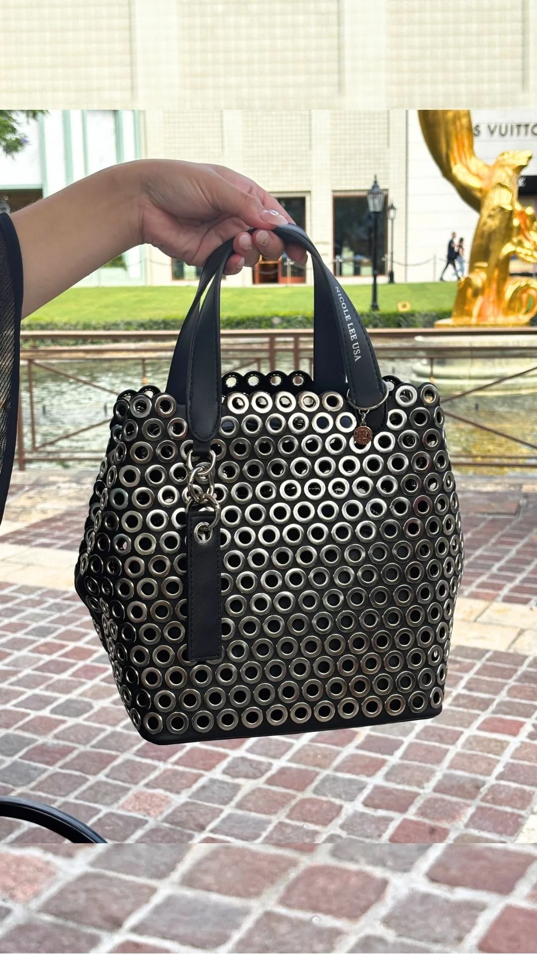 Bold hardware meets sleek silhouette, the Grommet Edge Satchel Bag carries everything you need while making a modern, edgy statement. ๐ ๐ค
THE GROMMET EDGE SATCHEL BAG ๐ link in bio or tap below!
#nicoleleeusa #nllook #newarrivals #FW25 #handbags