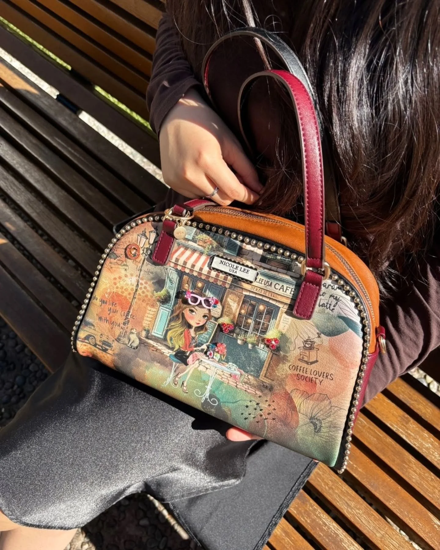 Experience where functionality meets art, featuring a classic dome silhouette adorned with shimmering sequins and chic stud detailing. 🤎

Find the Virtual Friend Dome Bag in the link in bio or tap below!

#nicoleleeusa #nllook  #handbags #domebag #s