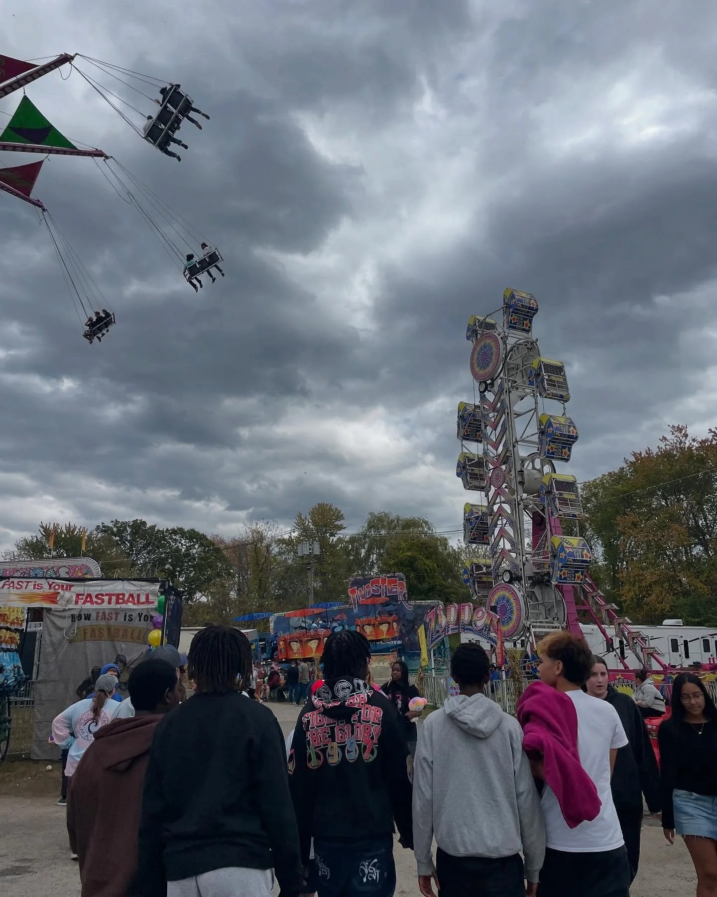 Fall vibes at the Topsfield Fair 🍁, then a fire pit at home, and homemade fried chicken for dinner! Then to top it off, Hamilton tickets in Boston! Thanks to RAC Joel DeLeon, Weekend Mentor John Bellaire, and RDs Daniel and Juliana for making it all