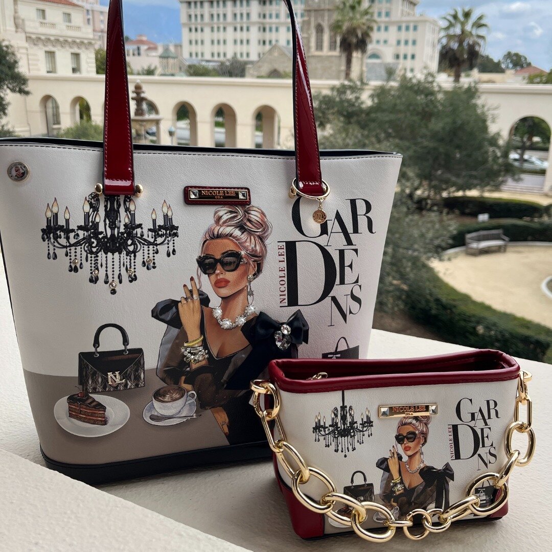 What a view 😍

Find our Lady in Black Collection before it sells out!

#nicoleleeusa #lovemehatemenl #newcollection #ladyinblack #handbags #accessories #fashiontrends #fashioninspo #design #ss24 #minihandbag