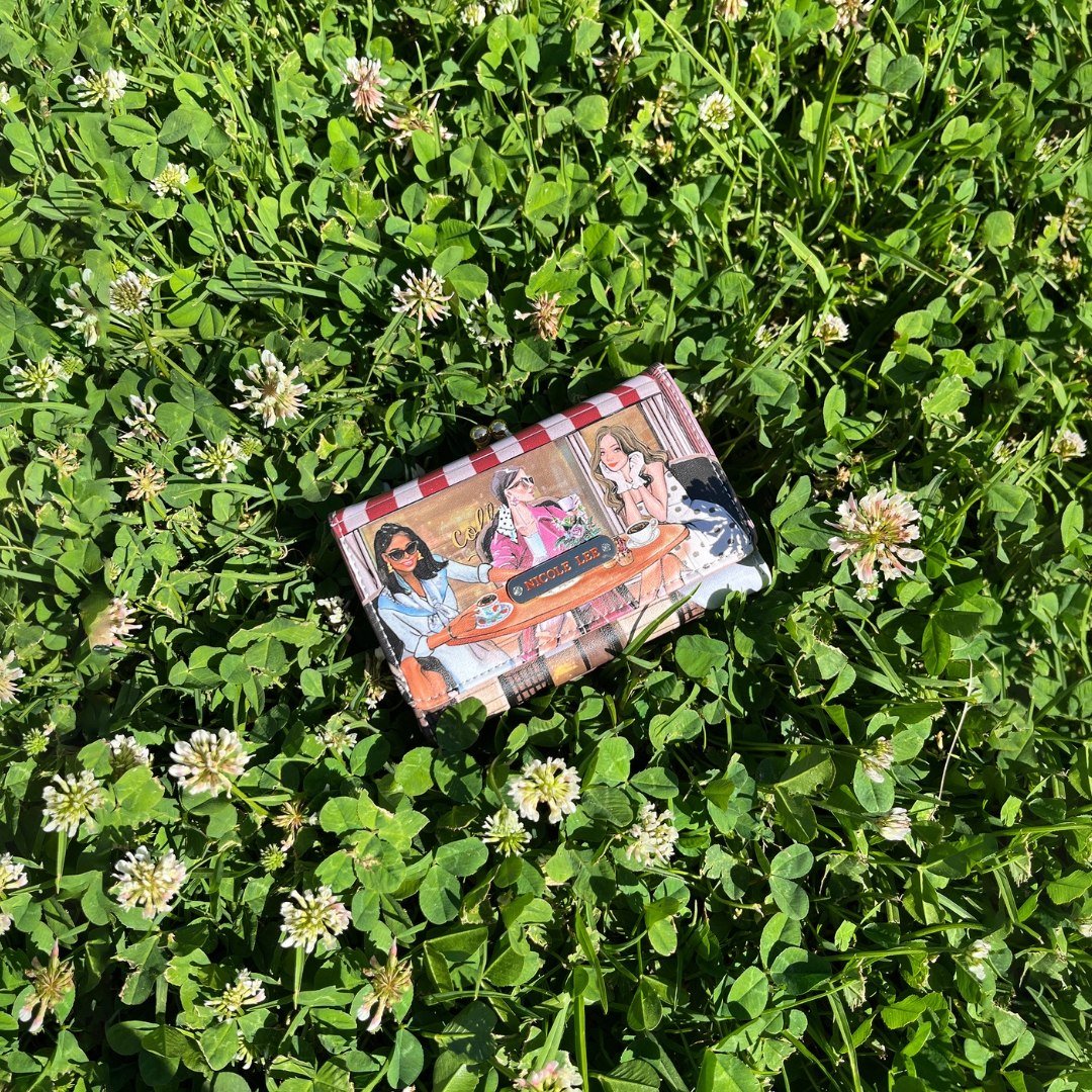 Lost and found: my wallet taking a nature break 🌱

Sisters Secret Collection in link in bio or tap below 💞

#nicoleleeusa #lovemehatemenl #newcollection #Wallets  #handbags #accessories #SS24 #spring #fashionstyle