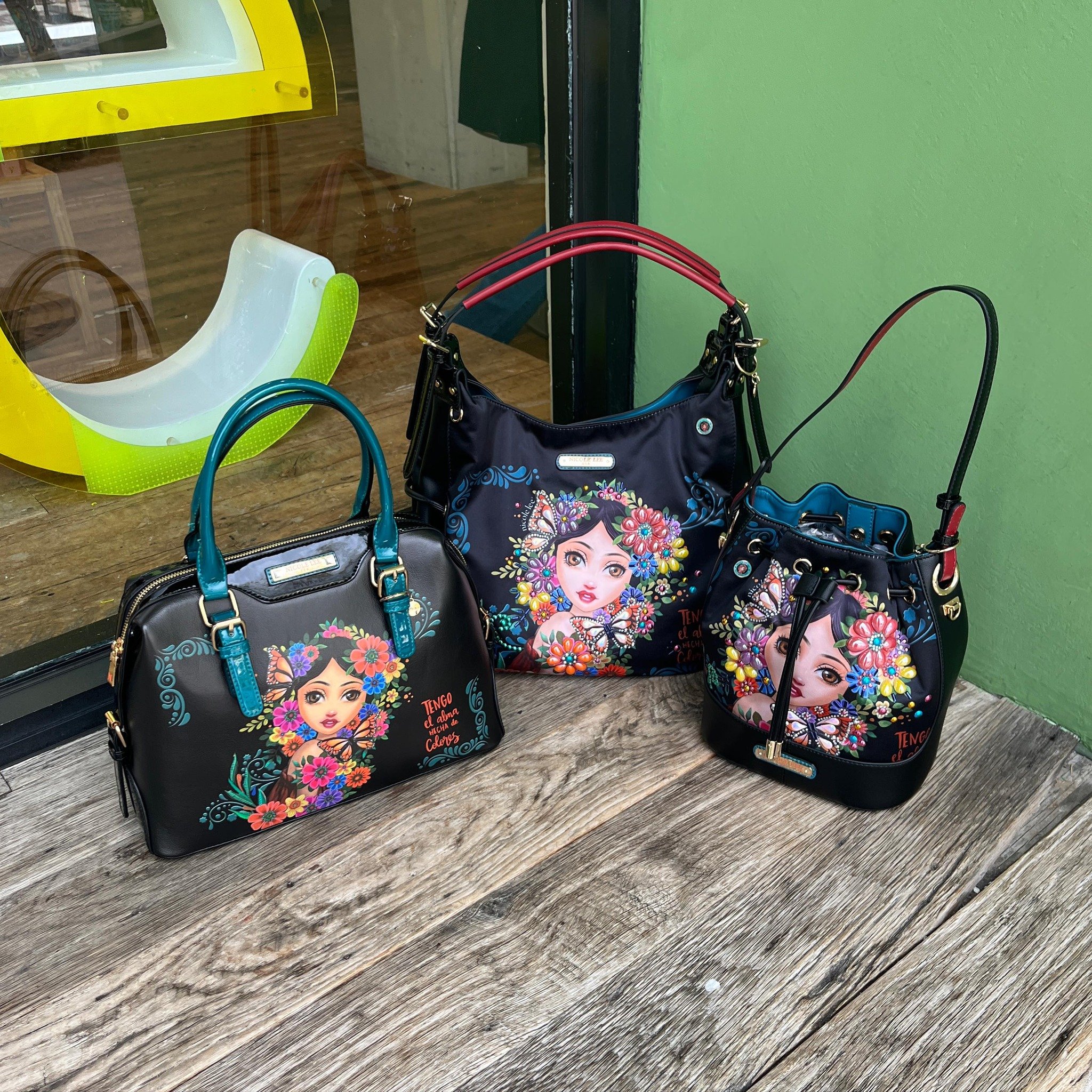 Who&rsquo;s ready to stand out this summer?☀️🕶️

Comment 🙋&zwj;♀️ and we&rsquo;ll send you the link to the new collection Alma de Colores! 🌸

You can find the collection in our link in bio too ❤️

#nicoleleeusa #newcollection #ss24 #spring #summer