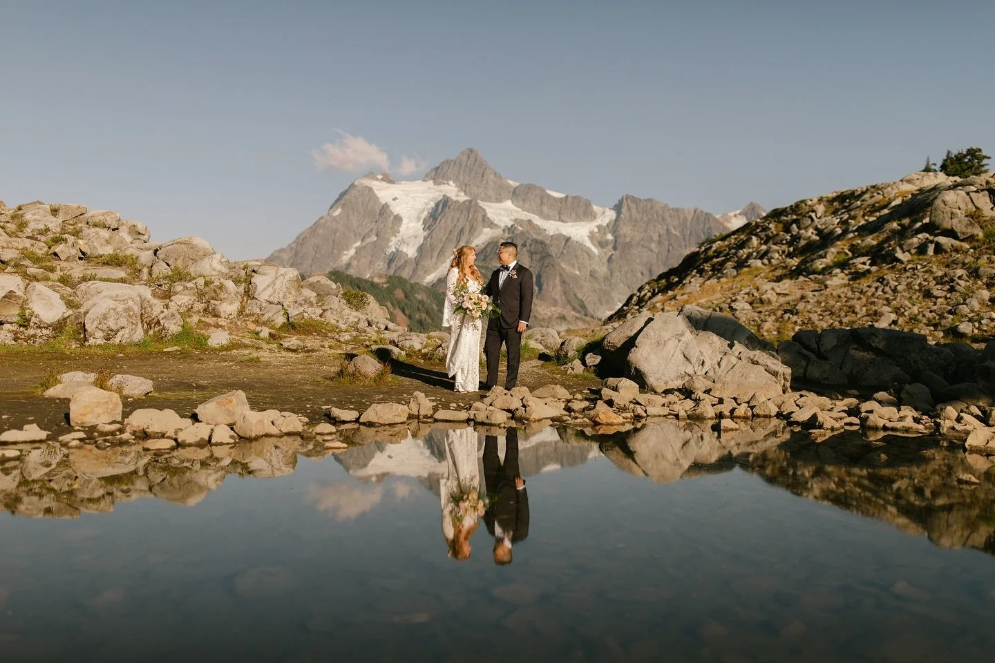 Can&rsquo;t beat a Washington summer in the mountains 🤍🏔️ #washingtonweddingphotographer #pnwphotographer