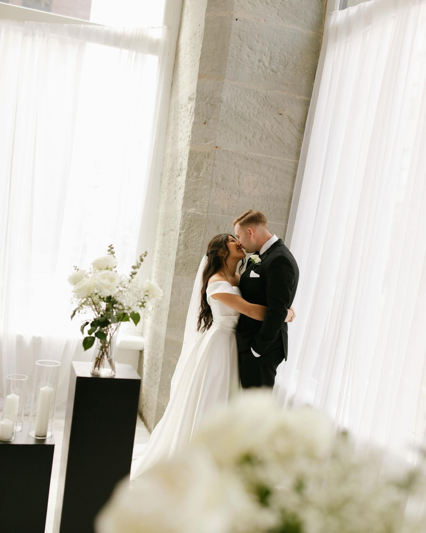 For Claire + Tyler at the beautiful @the101.828 venue in downtown Seattle 💌

🌸 tags: washington wedding photographer, seattle tacoma photographer, pnw wedding venue, wedding photos, indoor venue
