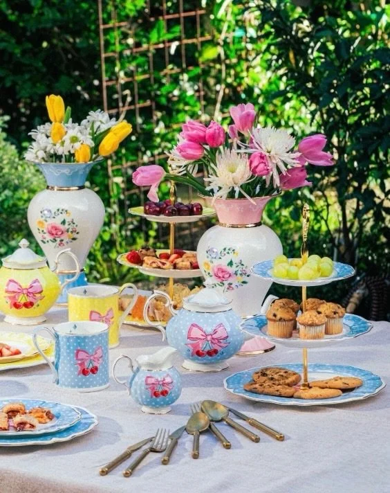 Noon &amp; Moon is polished to a shine with its second Marilyn Monroe collection, the Romance Edit 🎀 
In celebration of Monroe&rsquo;s centennial birthday, the dinnerware assortment draws inspiration from her romantic, timeless feminine style, with 