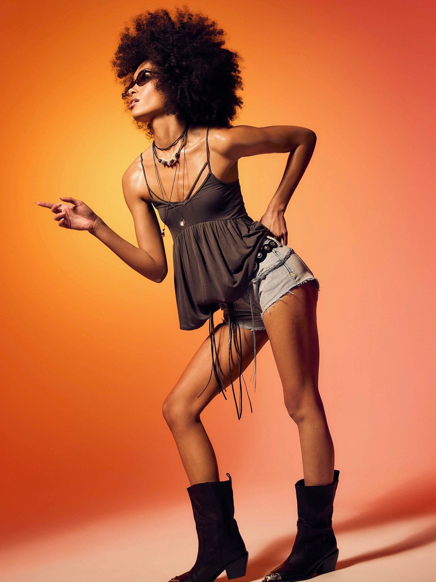 Lucky Brand is taking center stage with a dedicated Festival Shop collection to capture the bohemian spirit of the music-festival season 🎡✨

The drop includes flowing lace mini dresses, denim trucker jackets and more standout pieces to keep festival
