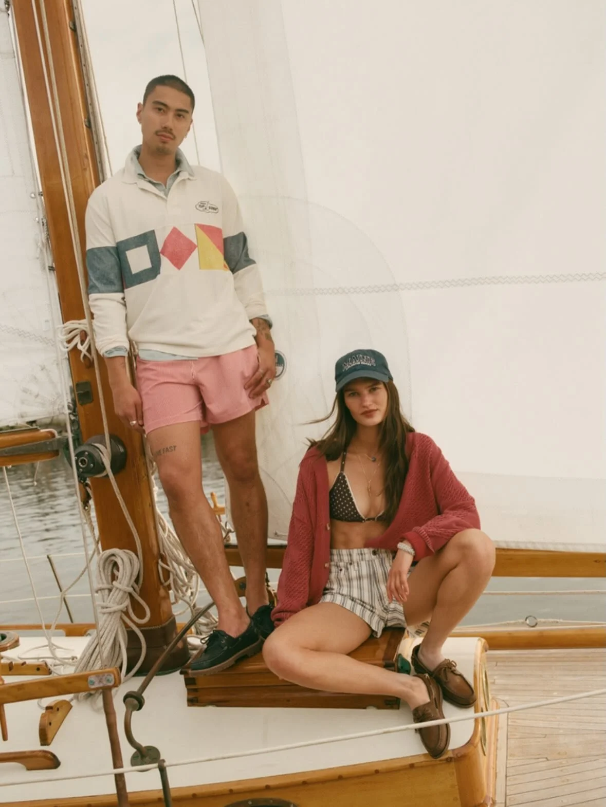 Sperry and Abercrombie &amp; Fitch are setting sail with a new apparel and footwear collection ⛵✨

The collaboration features seven men&rsquo;s apparel styles, including rugby polos, hoodies and cardigans, alongside five exclusive footwear styles tha