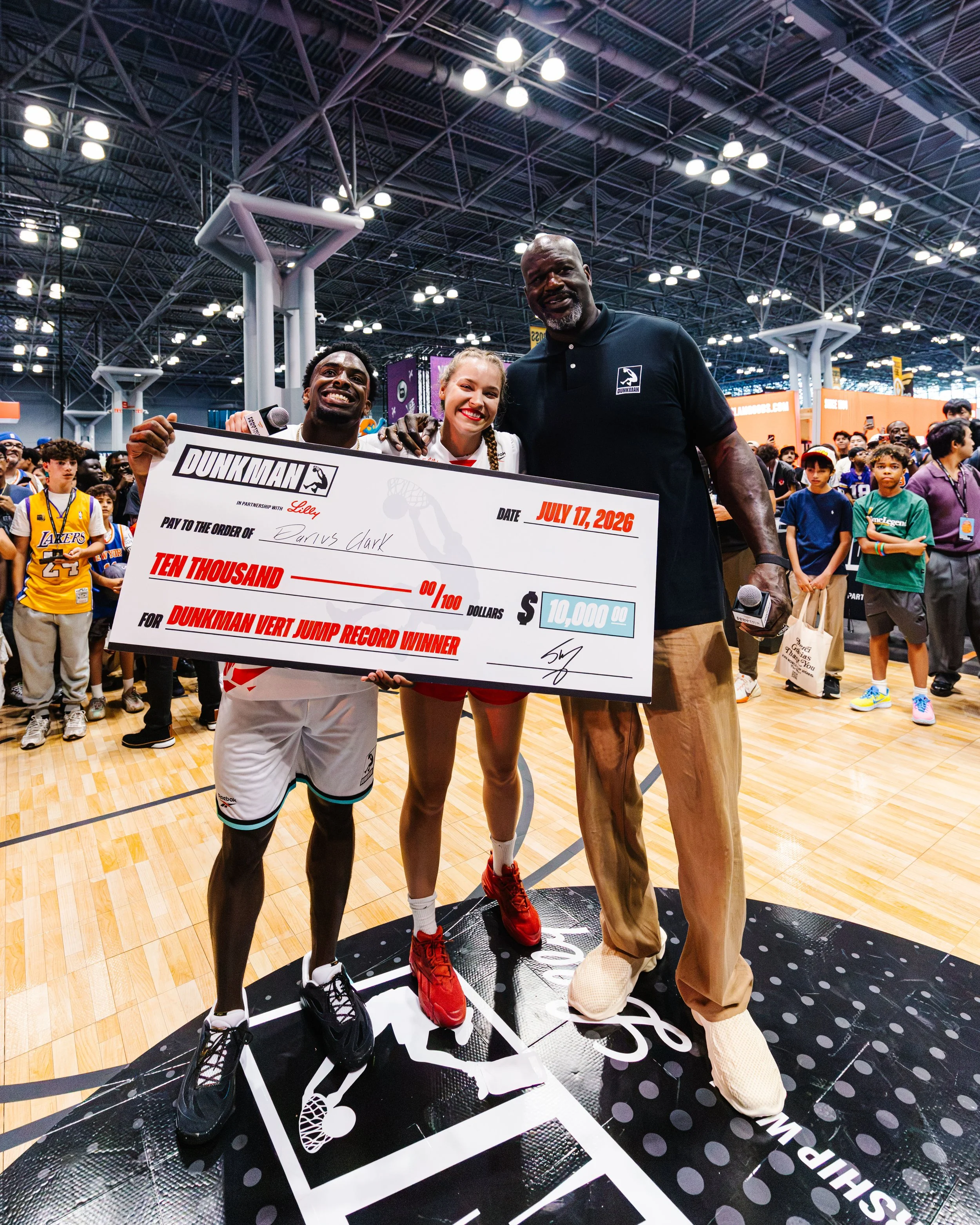 Shaquille O'Neal DUNKMAN Fanatics Fest Dunk Exhibition