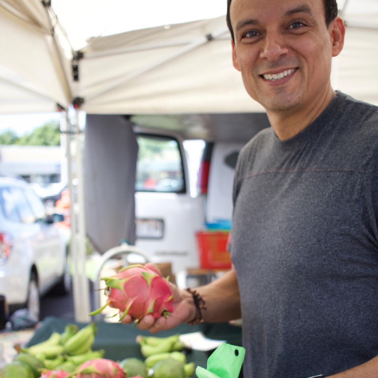 A great way to support local businesses is by going to your local Farmer&rsquo;s Market. It is a good way for you to meet the amazing people who work hard on growing fresh produce!🥬
.
.
.
.
.
#farmersmarketpearlridge #farmersmarkethawaii #freshprodu