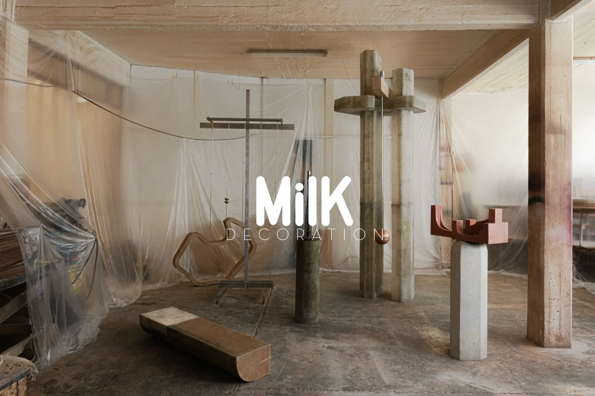  MILK DECORATION 
 Mexico : l’exposition du designer César Nuñez chez UNNO Gallery 
  > Read the article  