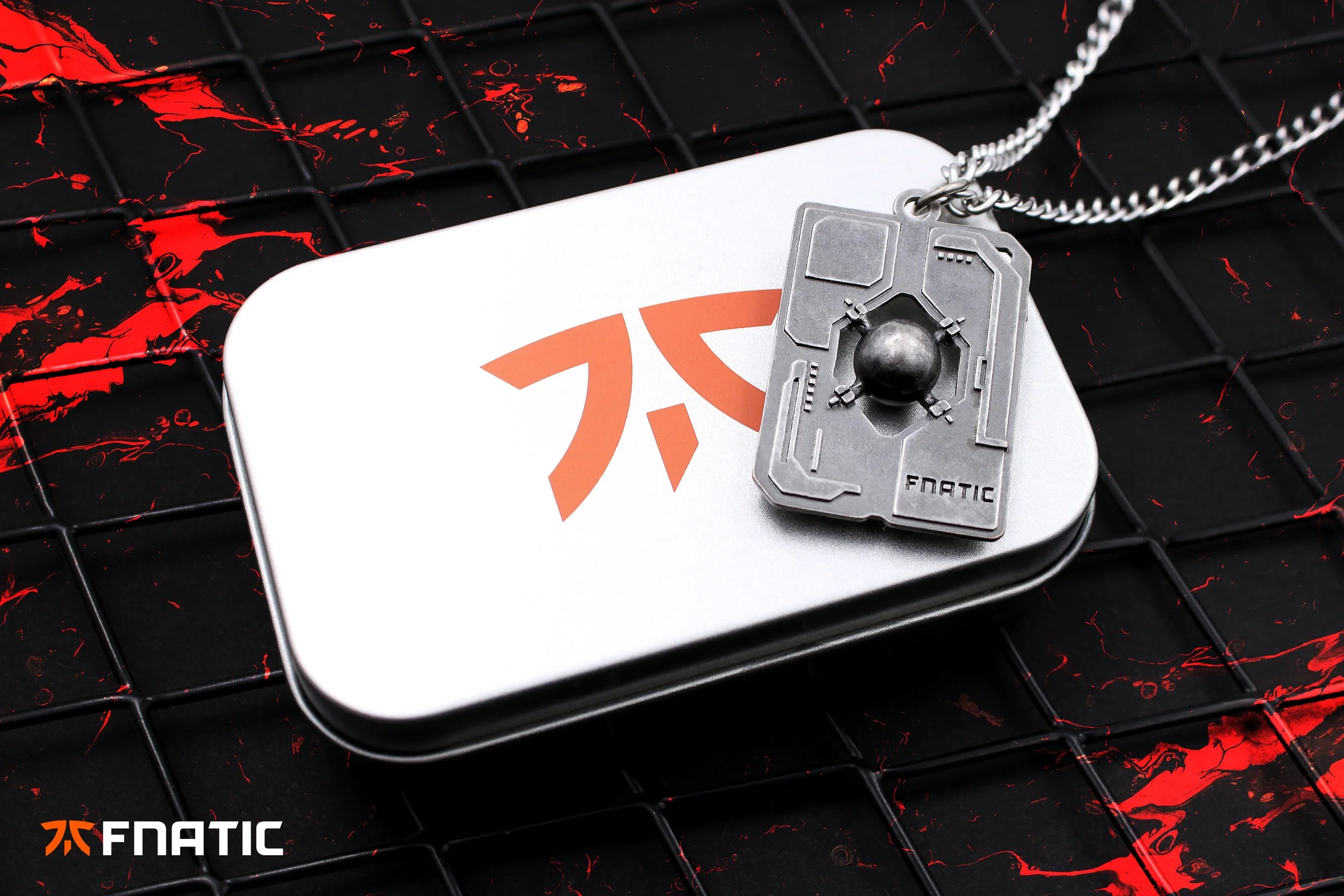 FNATIC-CORE-PENDANT-06.jpg