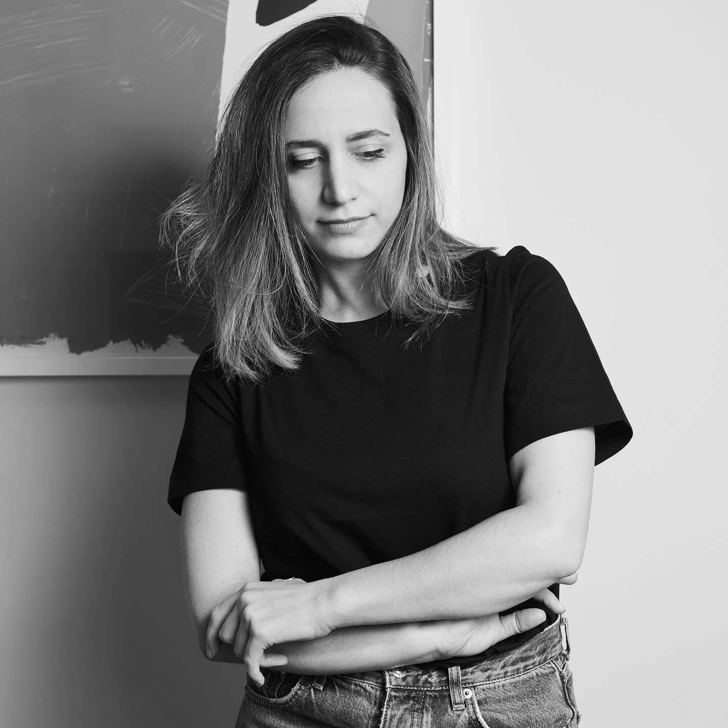 Flirting with the camera 📸
Loved being captured by the lens of my talented friend @claudia_gschwend 🖤✨

#photography #portrait #portraitphotography #design #designer #minimalism #minimal #blackandwhite #camera