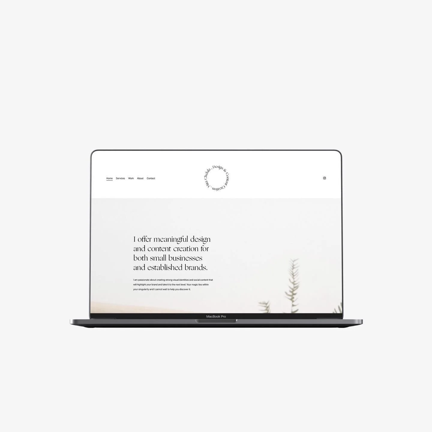 I am super happy to announce that my baby is finally live 🎉
After spending months drafting all sorts of different versions to make my website look perfect, I realised that the one thing I actually wanted was to make it look authentic. This is a refl