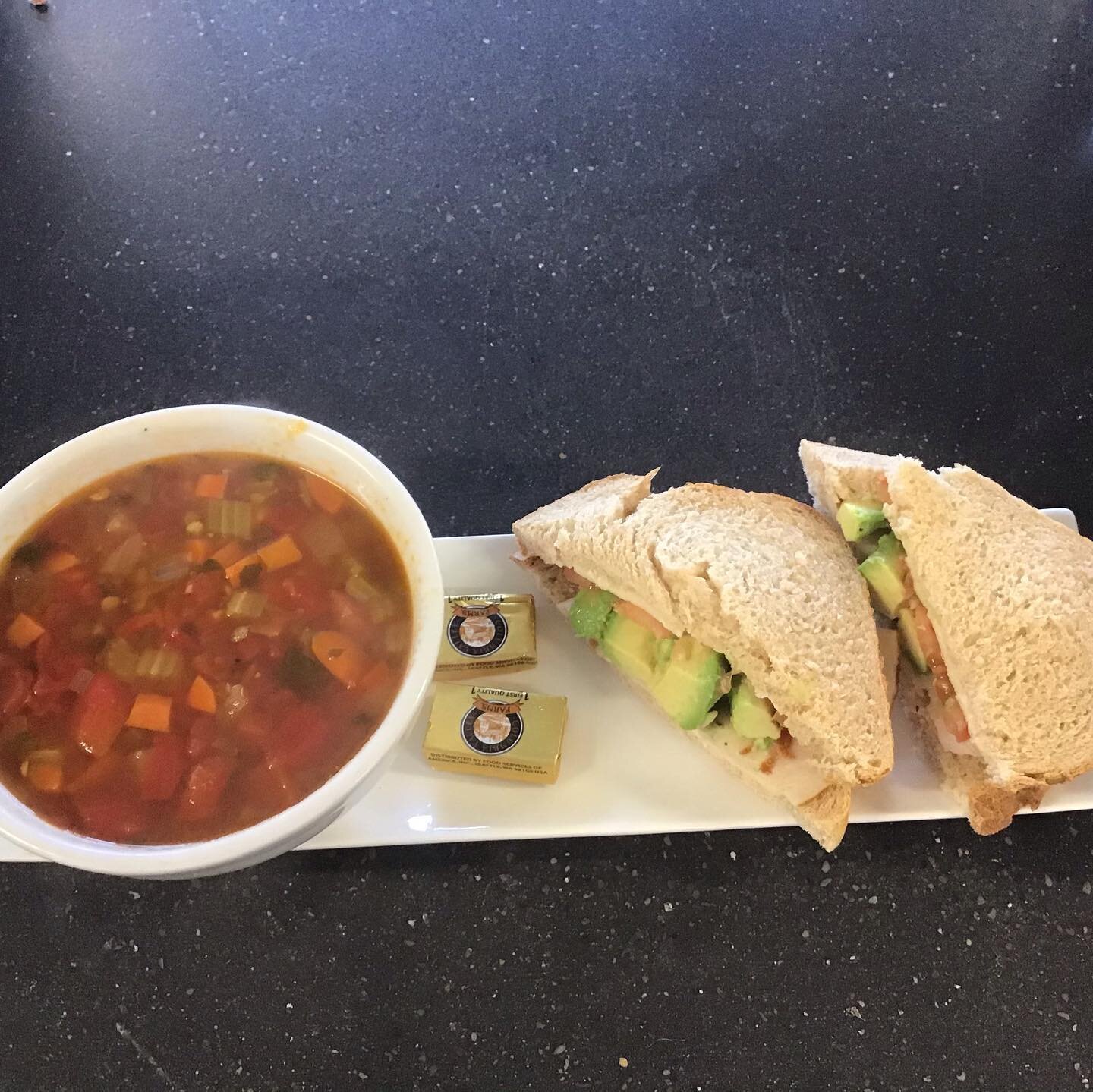 Good morning!😃
Come on in and grab a bowl to go of our French lentil soup and pair it with one of our yummy sandwiches🤤
And of course save some room for a sweet treat, try out our strawberry citrus cheesecake!
Hope you all have a wonderful week!😁
