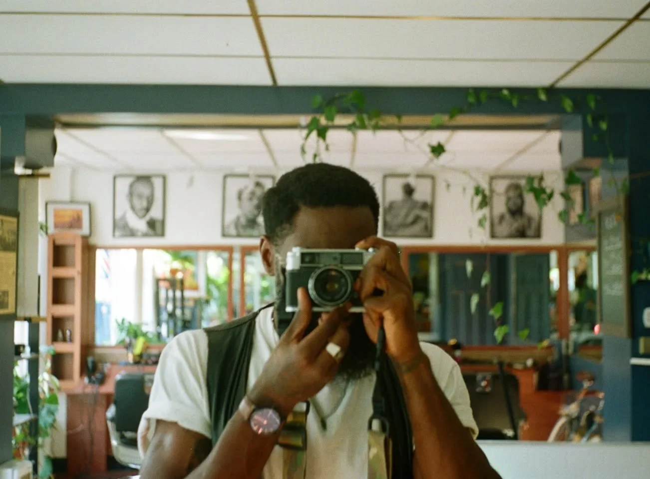 Big announcement 🗣️

As of this week, i am no longer working at &quot;Les marchand de fra&icirc;cheur&quot;. The shop will remain but the branding will change. I invite you to reach out to your barber for further booking instructions.

For those who