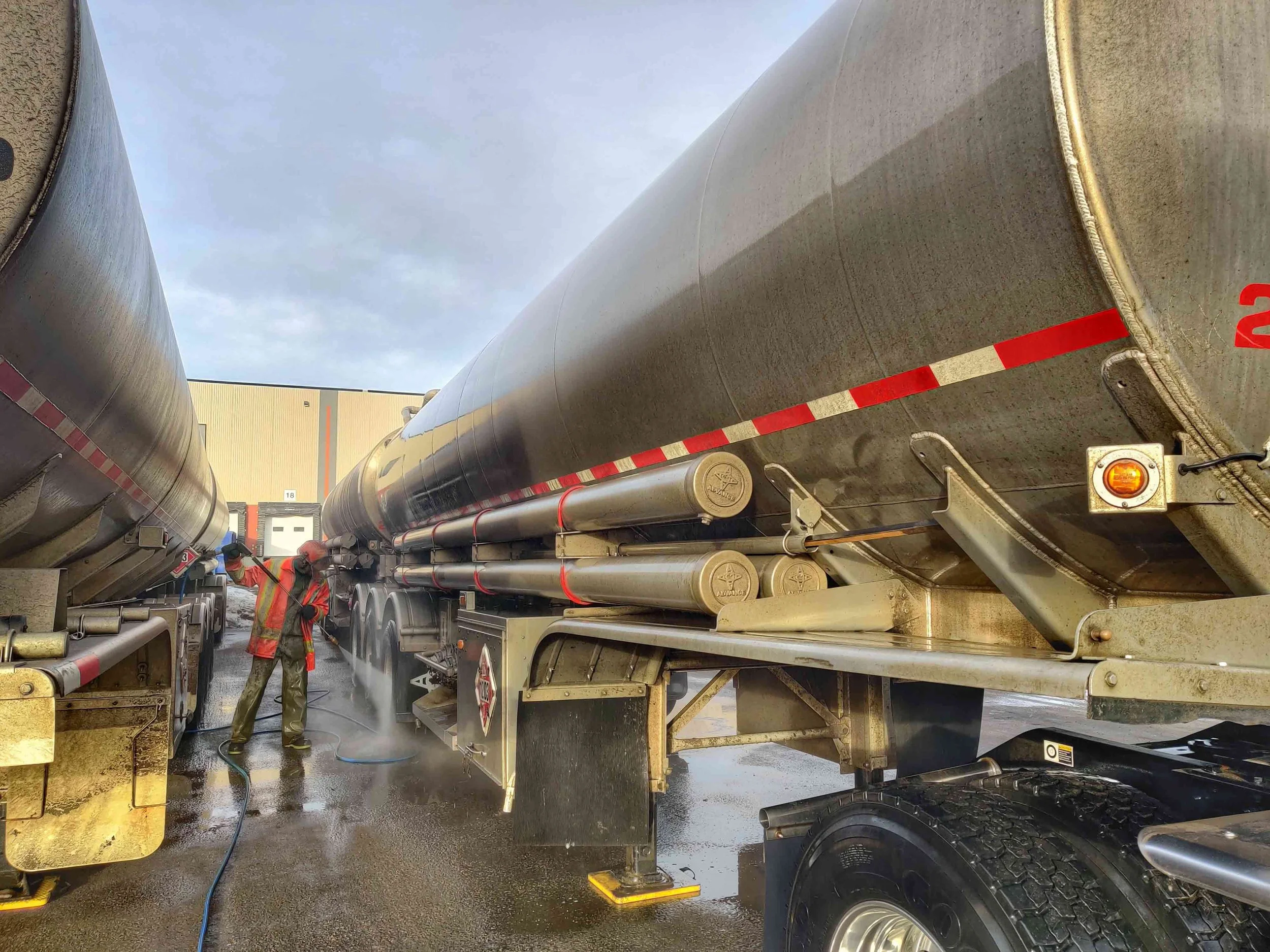 Oil truck trailer wash.jpg
