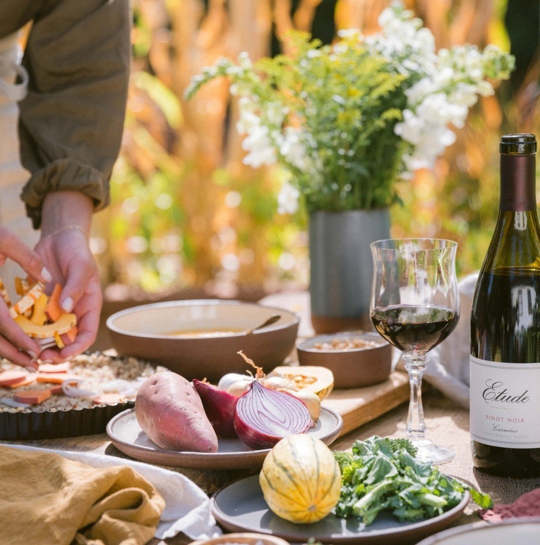 Nothing beats a seasonal spring time meal paired with a glass of Pinot Noir from @etudewines. ⁠
⁠
Let us know what you've prepped for the week -- ohh and share your meals, too 😉⁠
⁠
#CarnerosAVA⁠
.⁠
.⁠
.⁠
#etudewines #etudewinery #etudevineyards #car