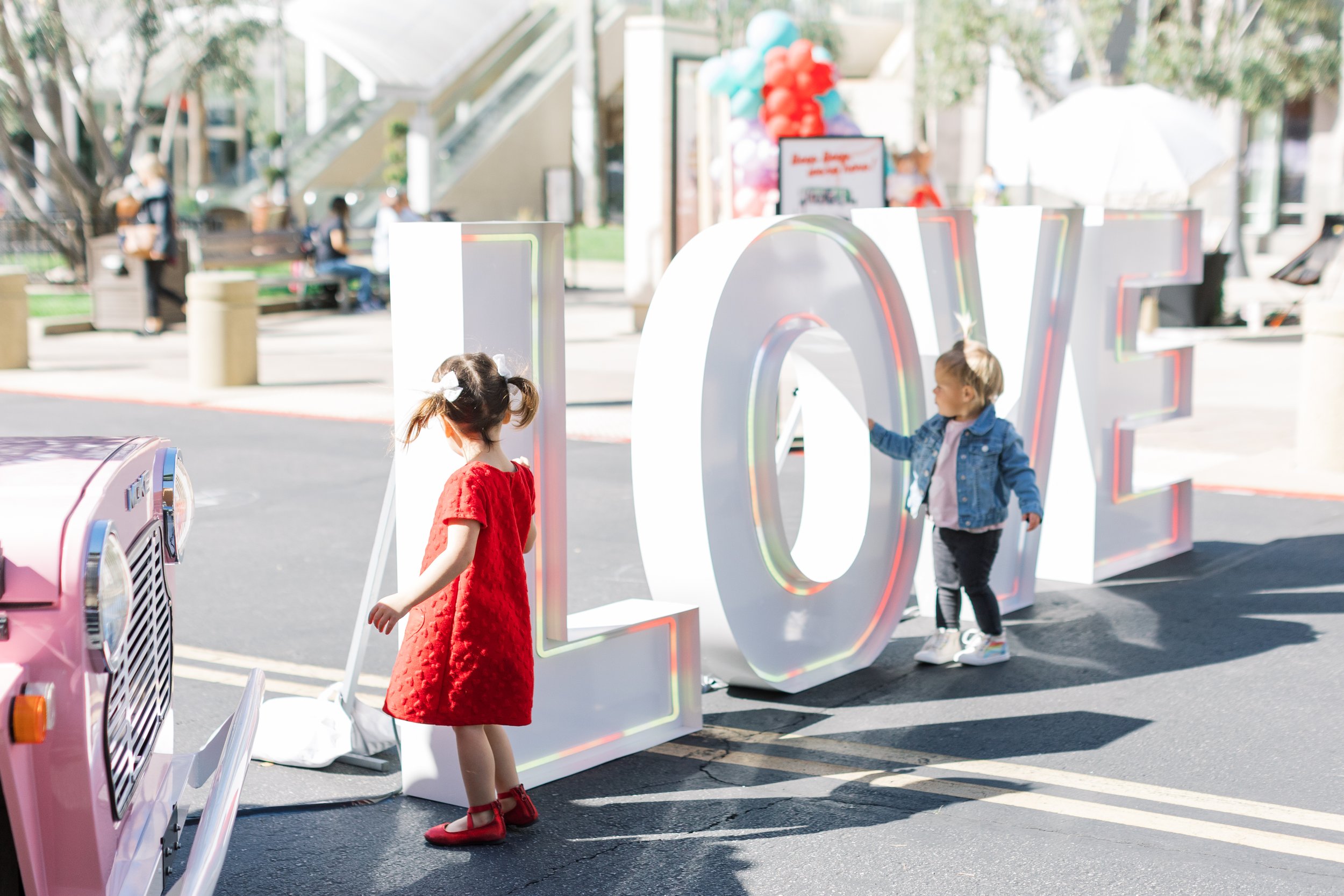 In The Loop Markets on Instagram: Starlight Bizarre is BACK with more  treats than ever 🍬 Join in on the fun on October 27th from 6-10:00 at  @vailhq Entrance is free, but