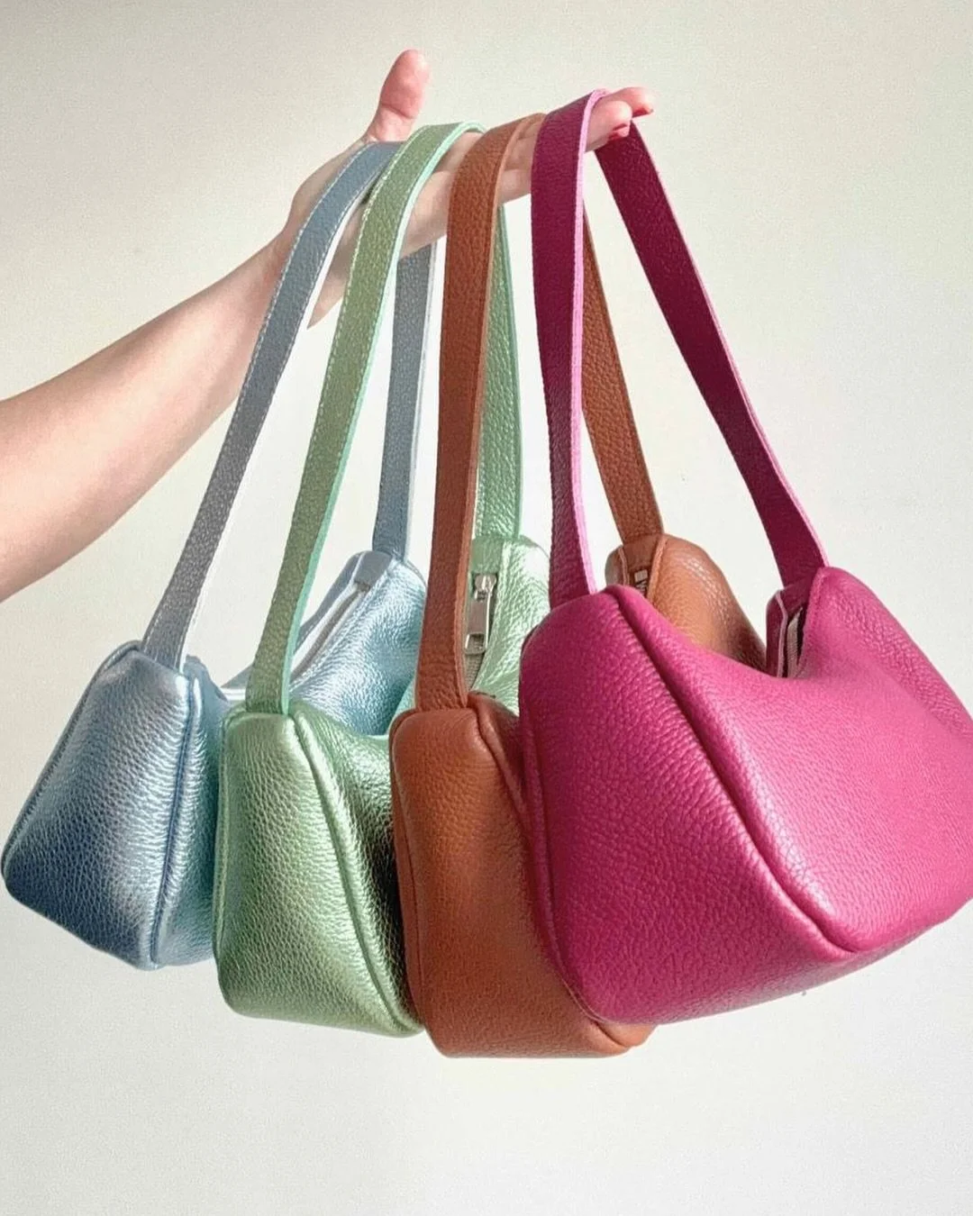 Discover 3 amazing brands trading at our Christmas Market this Sunday 16th November inside Battersea Power Station!

✨ @rheamorestyle ✨ Handcrafting colourful leather goods since 2018 from her small studio all the way in the Isle of Wight. All Rhe Am